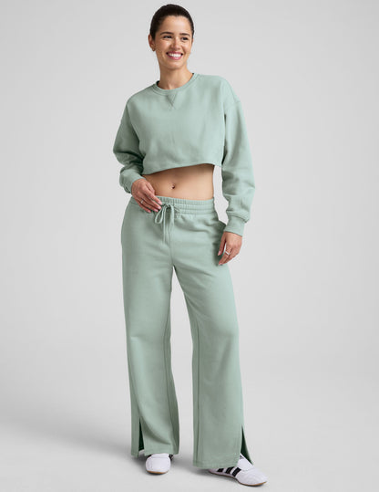 Luxurious Soft Pale Blue LuxeFleece Cropped Pullover Sweatshirt for Cozy Comfort