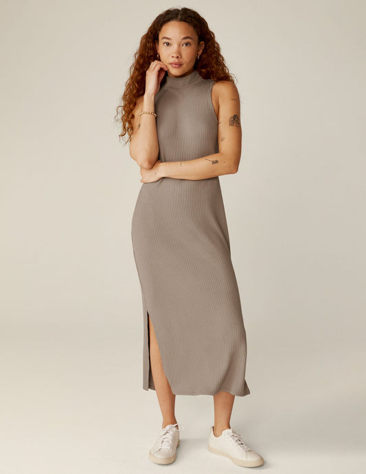 Luxurious Ribbed Knit Mock Neck Midi Dress: Travel-Ready Comfort with Side Slit