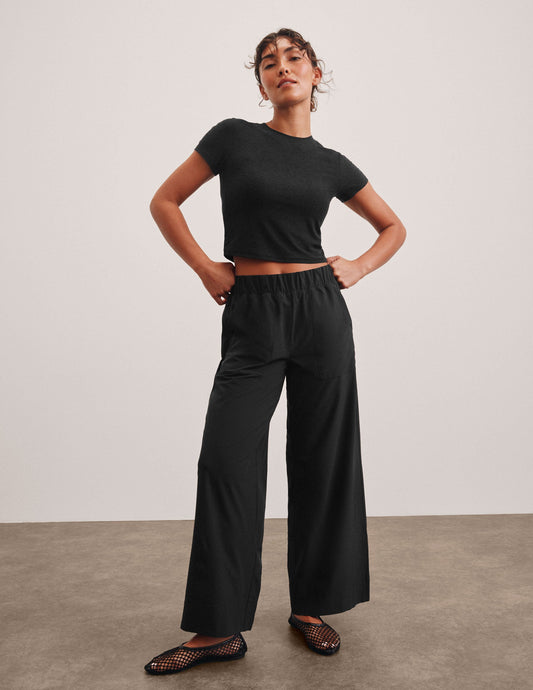Effortless Flowy Wide Leg Pants for Women: Relaxed Fit, Mid-Rise Comfort, Pockets