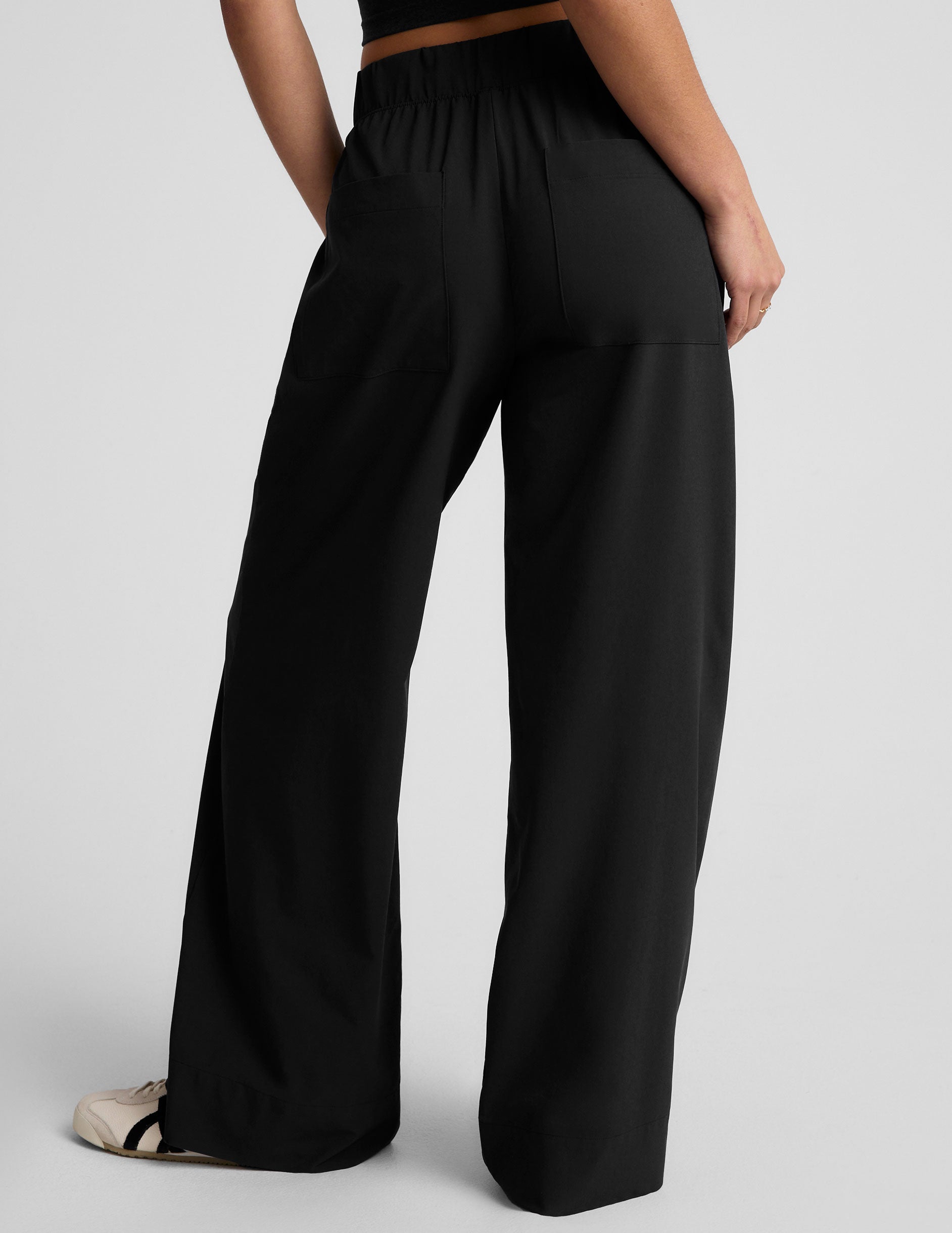 Effortless Flowy Wide Leg Pants for Women: Relaxed Fit, Mid-Rise Comfort, Pockets