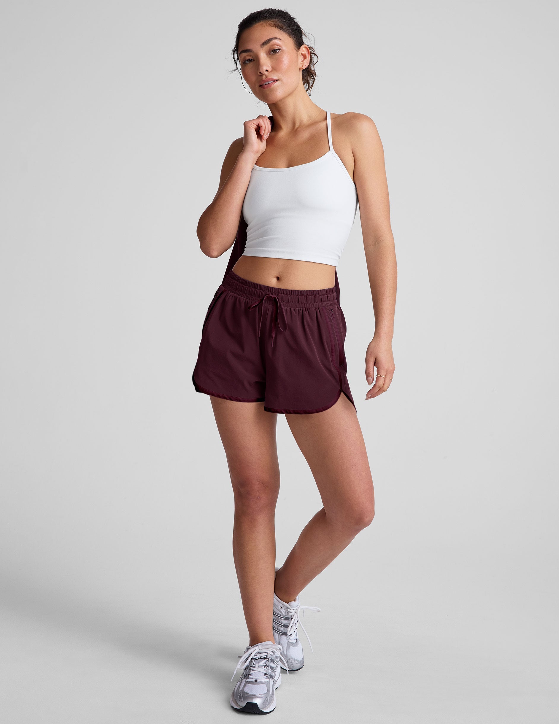 Women's Stretch Woven 2.5-inch Inseam Athletic Course Shorts with Pockets