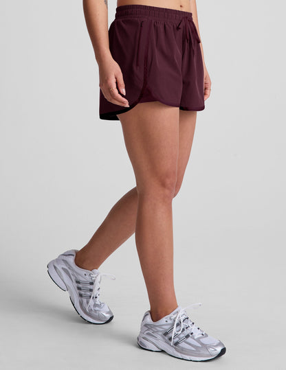 Women's Stretch Woven 2.5-inch Inseam Athletic Course Shorts with Pockets