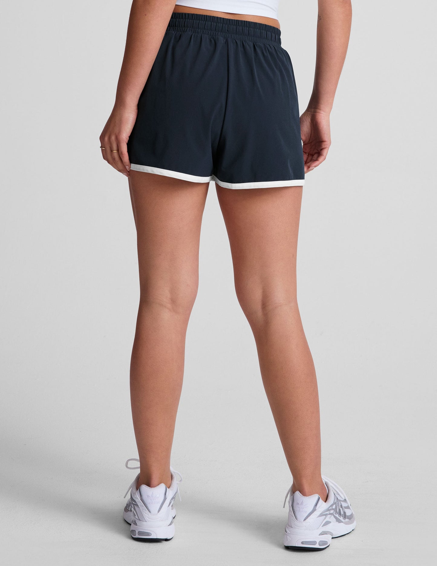 Women's Lightweight Stretch Woven Performance Shorts with Pockets and Inner Lining