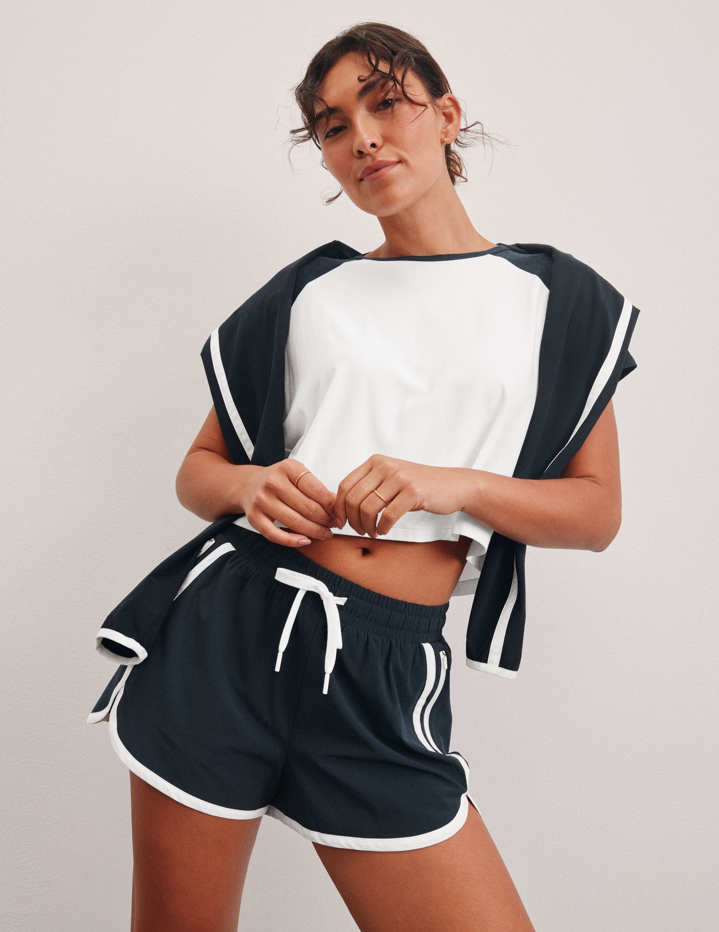 Women's Lightweight Stretch Woven Performance Shorts with Pockets and Inner Lining