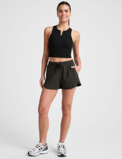 Women's Performance Stretch Woven Shorts: 2.5-Inch Inseam, Moisture-Wicking, Pockets