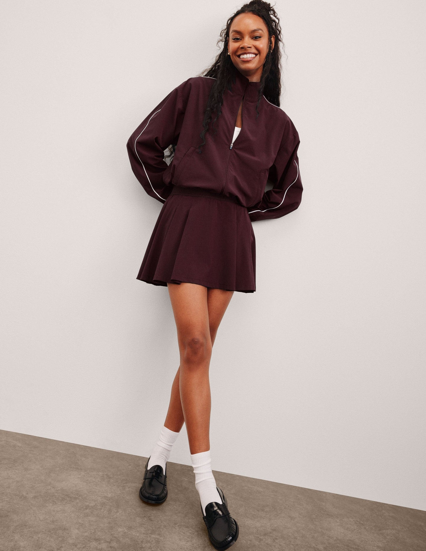 Active Pleated Mini Skirt with Integrated Shorts & Pockets - Sporty Style
