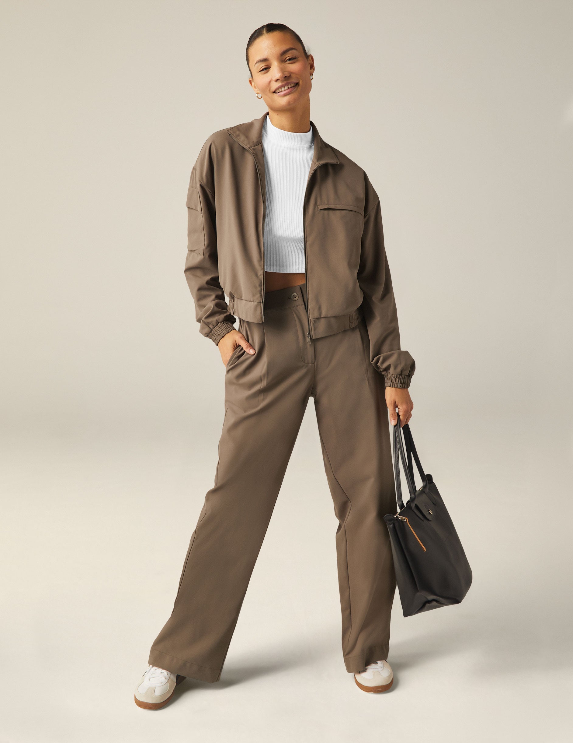 Stylish Go-Anywhere Dune JetStretch Woven Cropped Jacket with Pockets