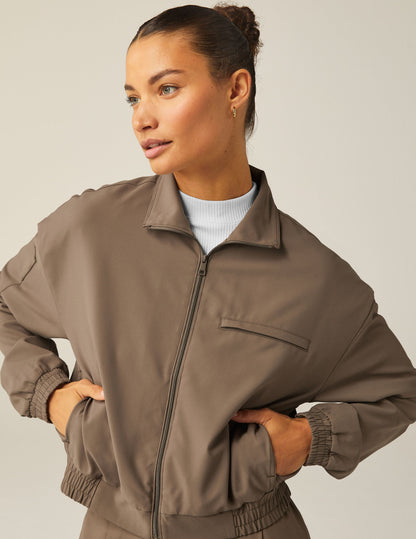 Stylish Go-Anywhere Dune JetStretch Woven Cropped Jacket with Pockets