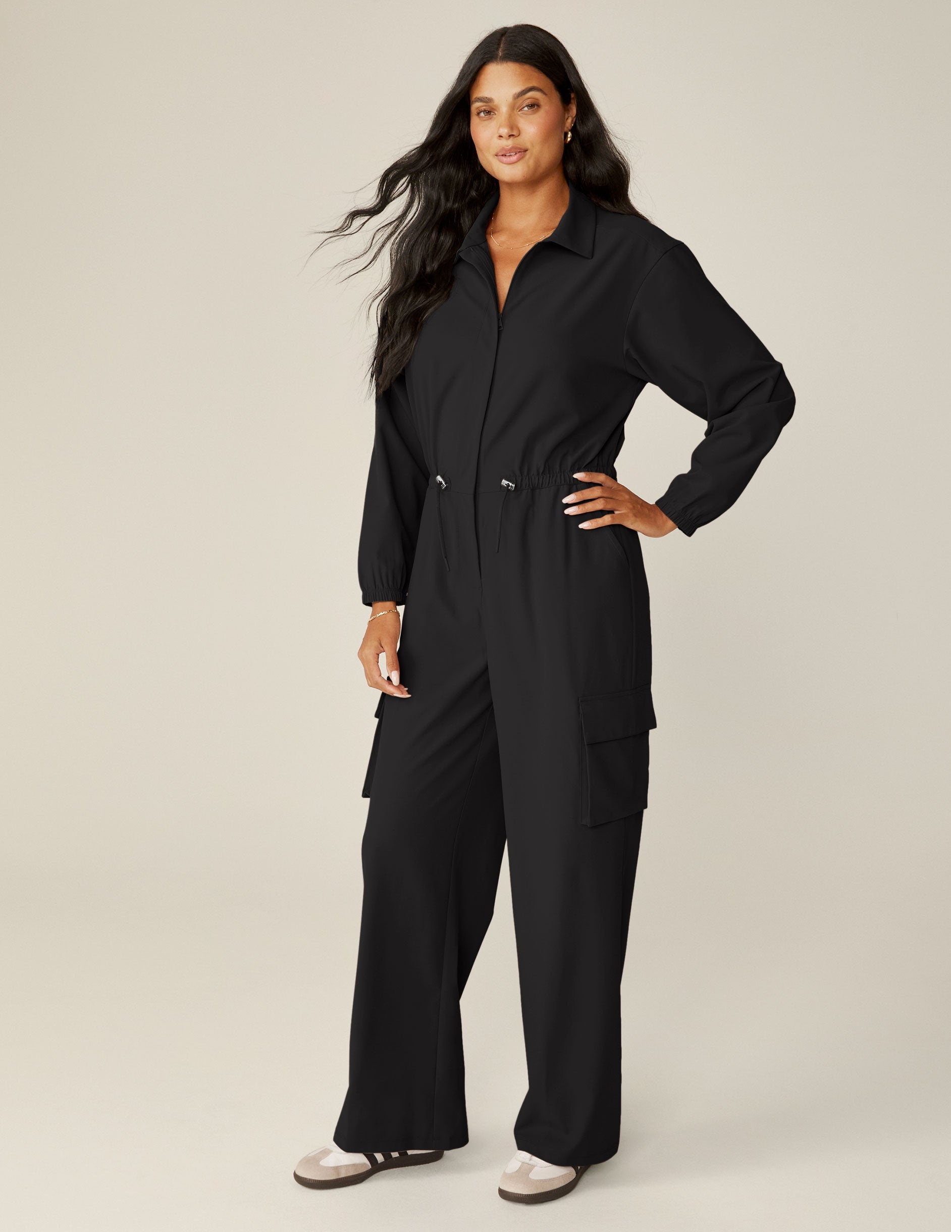 Effortless Black Cargo Jumpsuit: Comfortable Long Sleeve Wide Leg Travel Outfit