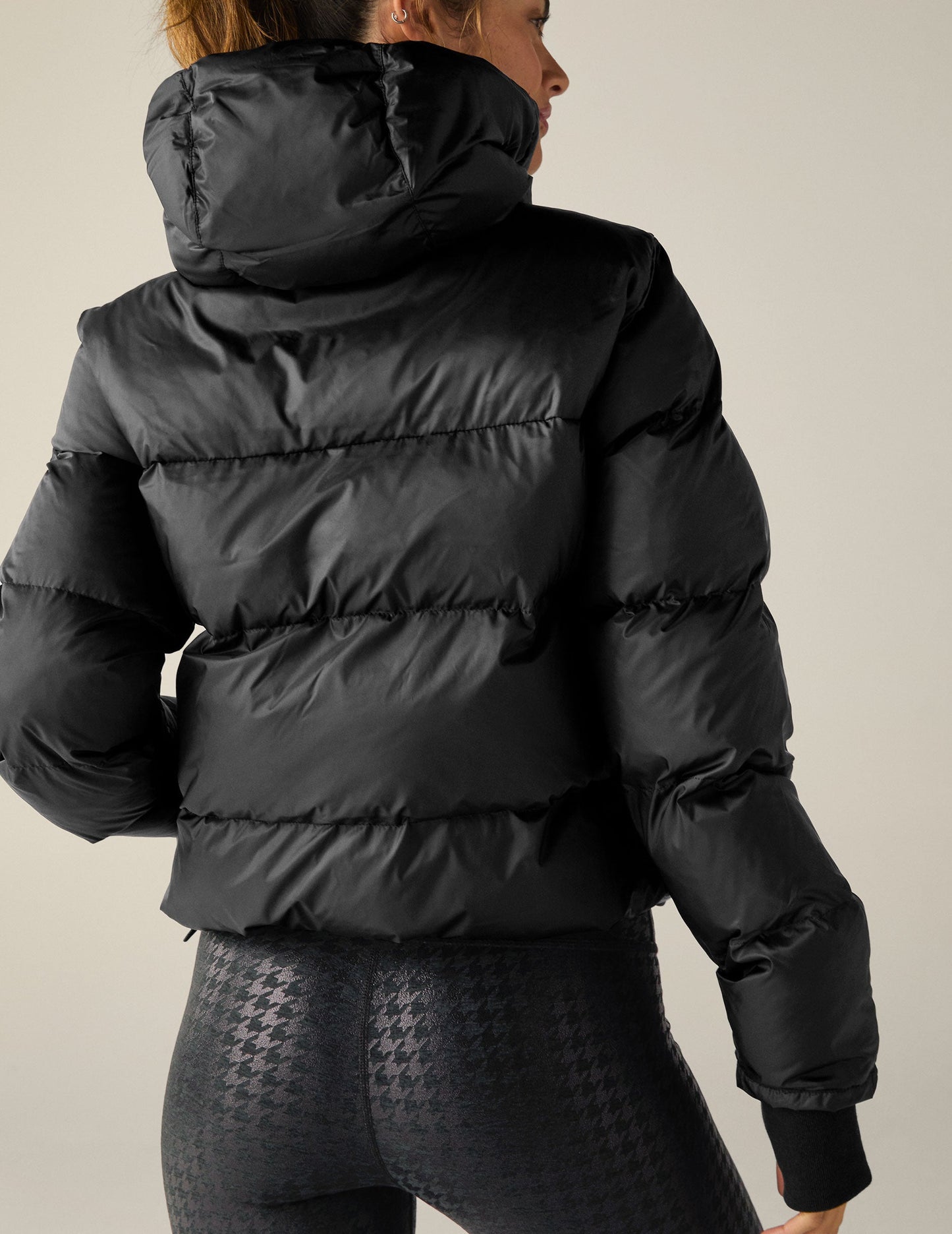 Women's Black Cozy Hooded Puffer Jacket – Warm Insulated Winter Coat with Thumbholes