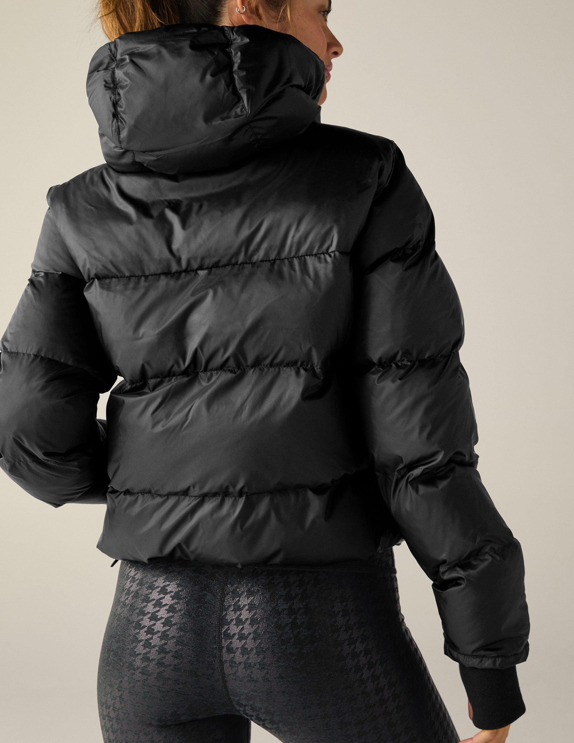 Women's Black Cozy Hooded Puffer Jacket – Warm Insulated Winter Coat with Thumbholes