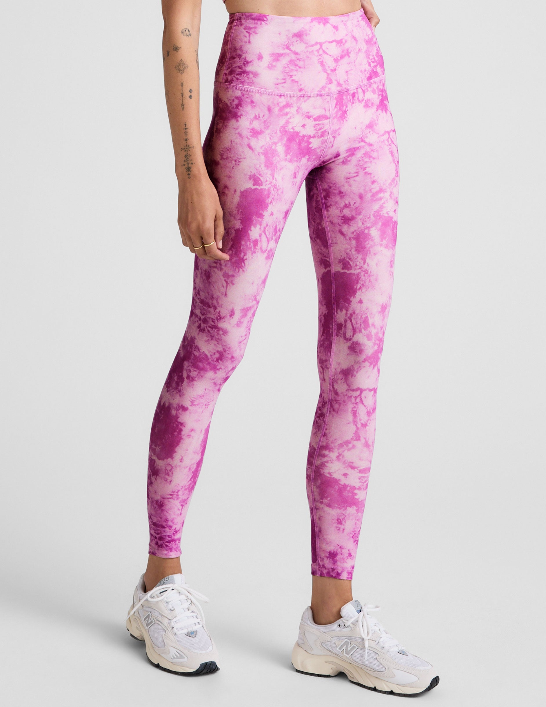 SoftMark Sunset Violet Ice-Dye High-Waisted Midi Leggings for Ultimate Comfort