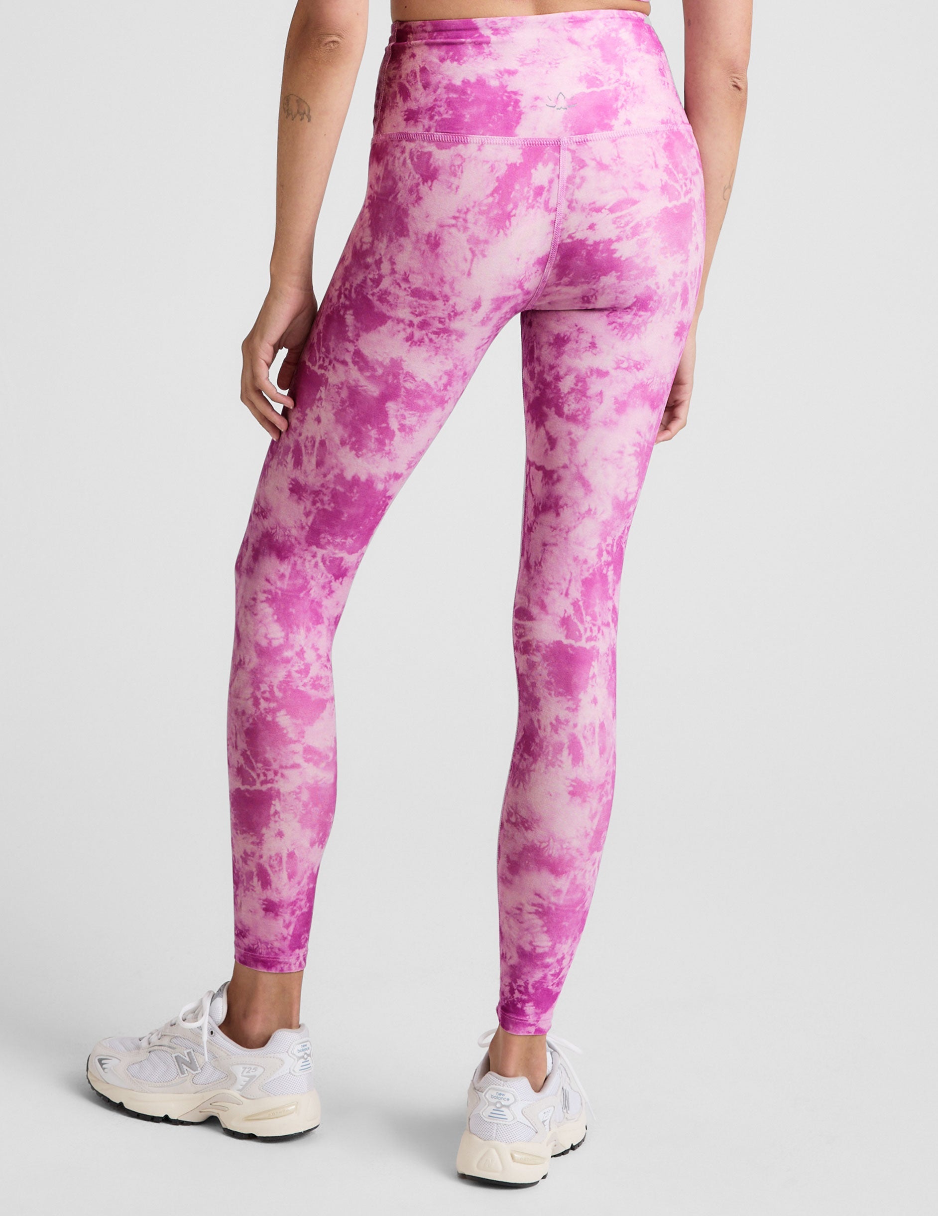 SoftMark Sunset Violet Ice-Dye High-Waisted Midi Leggings for Ultimate Comfort
