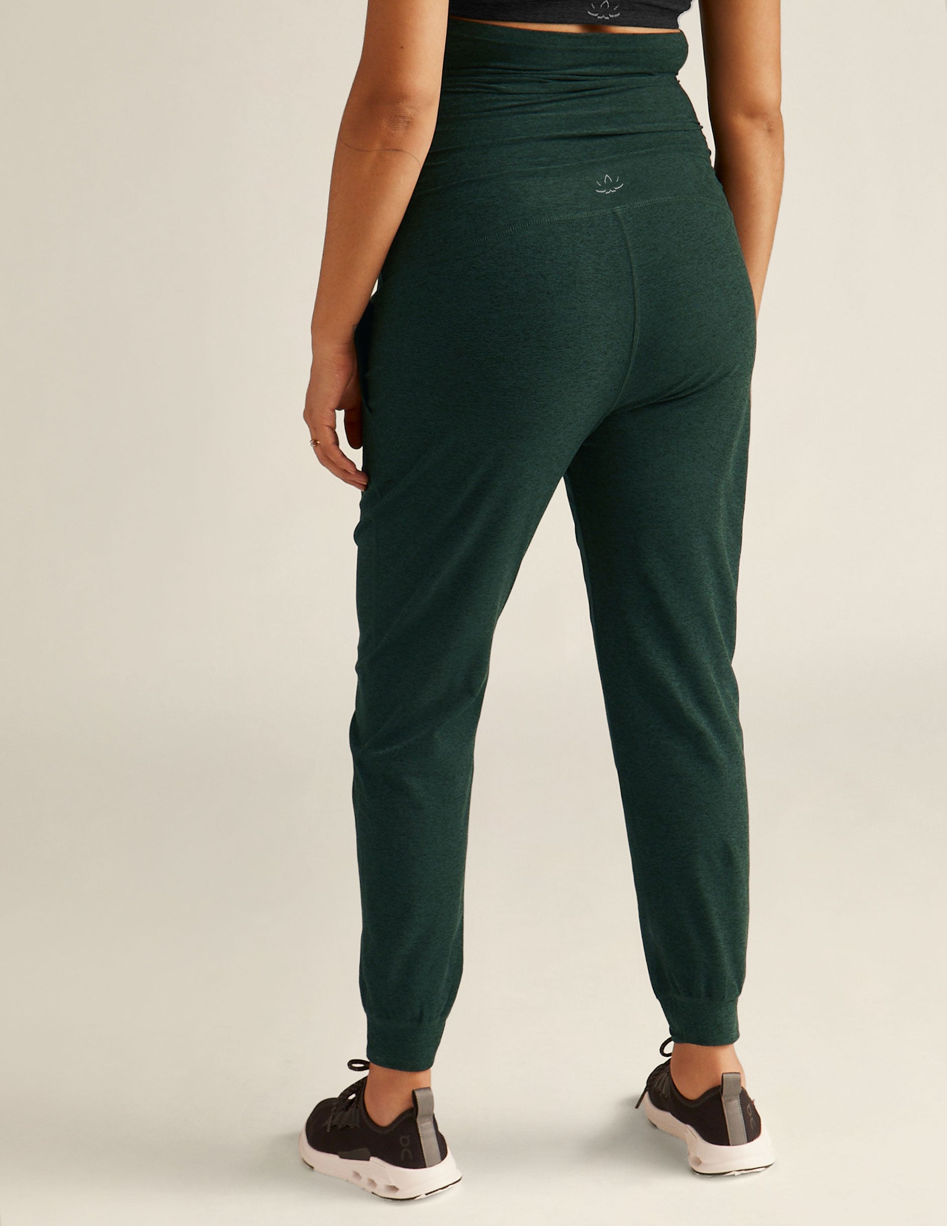 Ultra-Soft Spacedye Maternity Midi Jogger: Comfortable Tapered Fit with Pockets