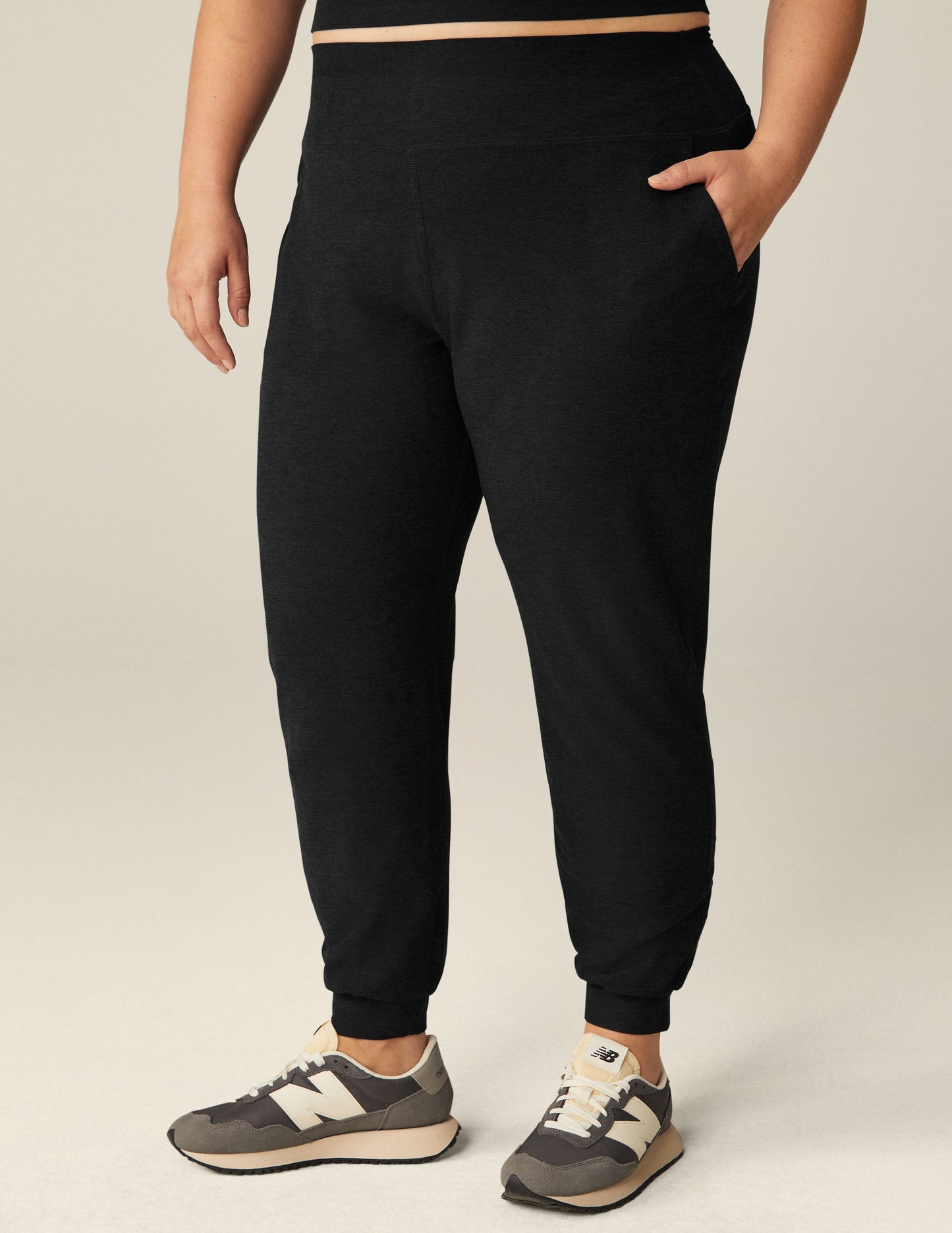 Beyond Yoga Spacedye Midi Jogger: Ultra-Soft Tapered Athleisure Comfort Pants