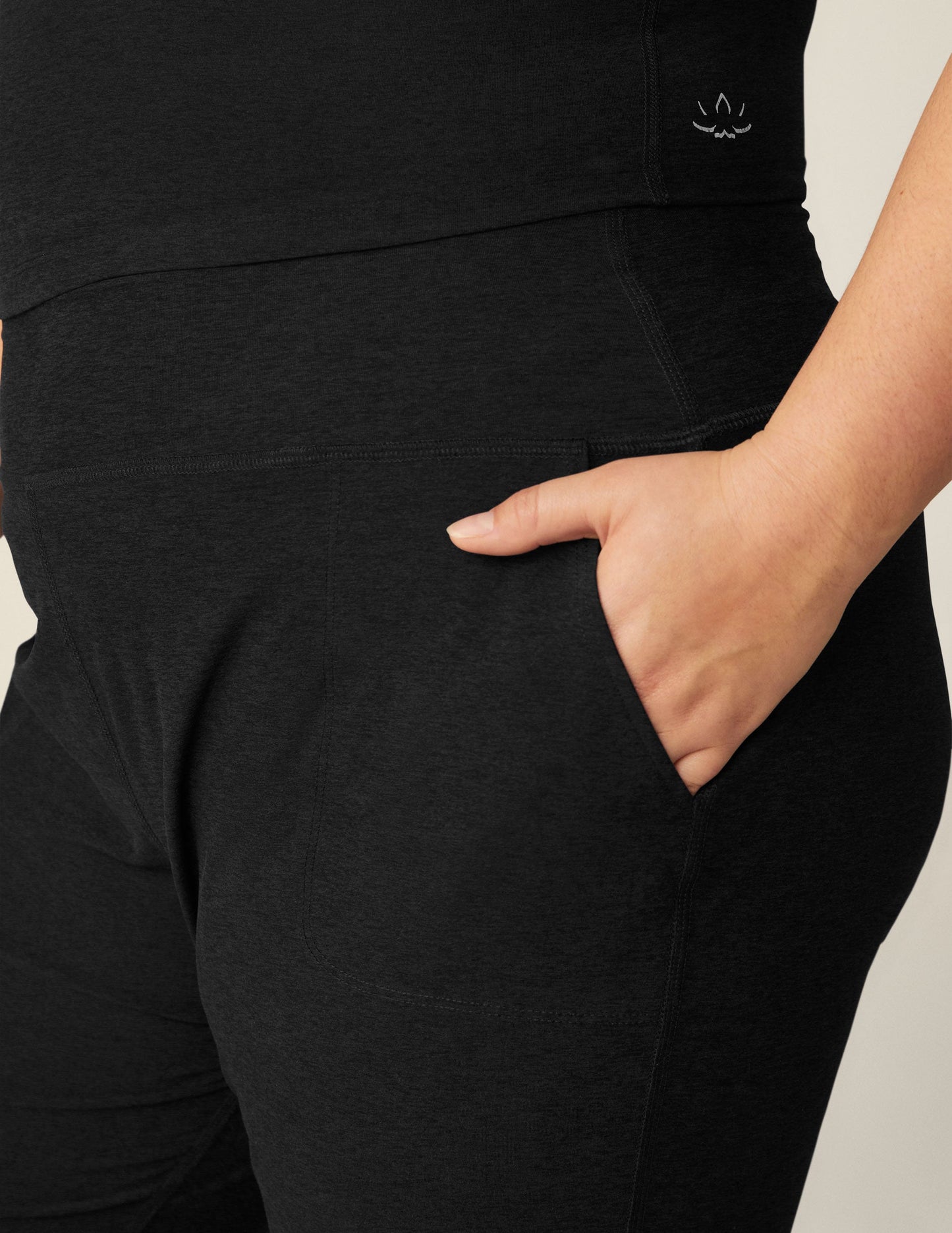 Beyond Yoga Spacedye Midi Jogger: Ultra-Soft Tapered Athleisure Comfort Pants