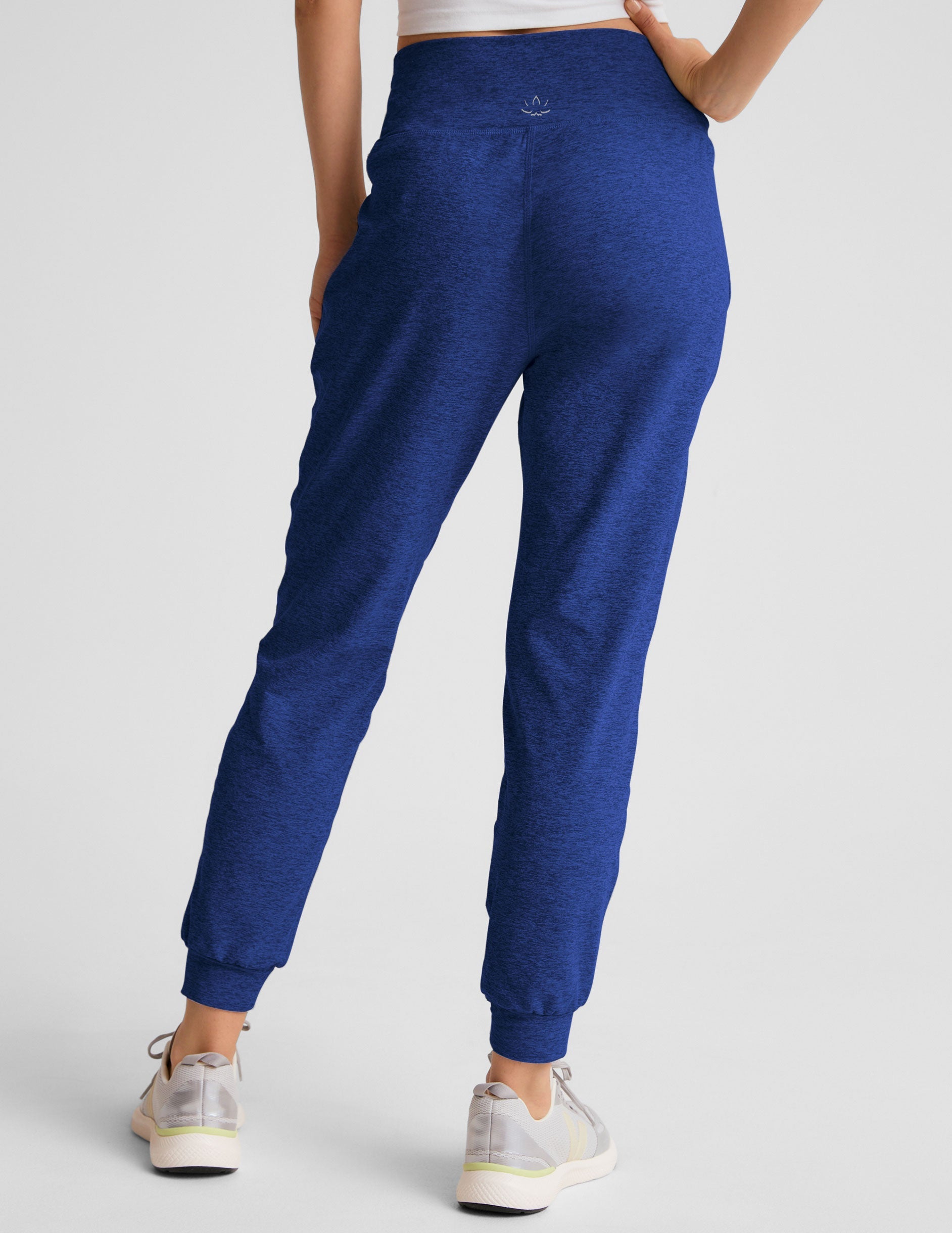 Beyond Yoga Women's Spacedye Midi Joggers: Ultra-Soft Tapered Fit Pants
