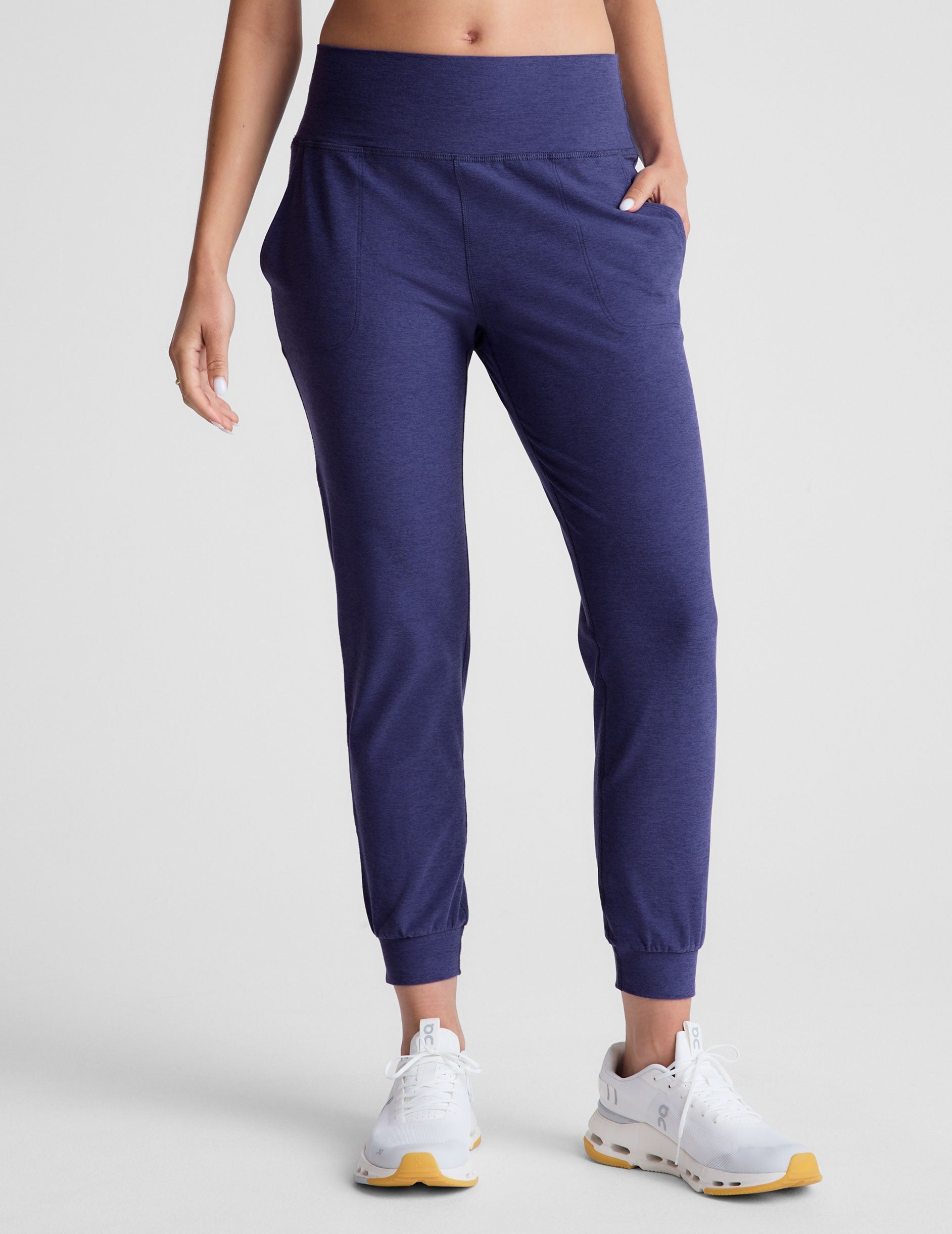 Ultra Soft Spacedye Midi Jogger: Cozy Tapered Athleisure Essential with Pockets