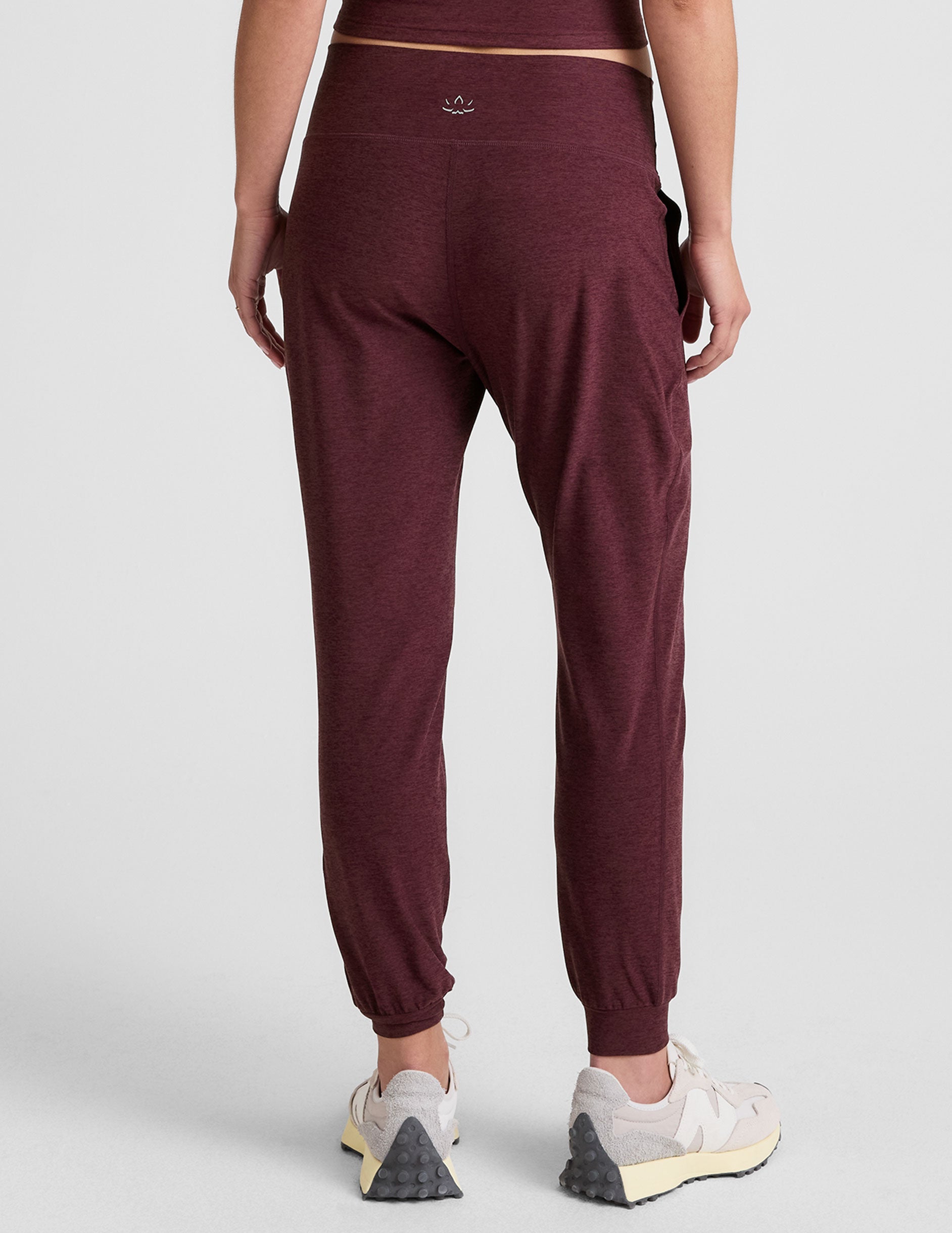Beyond Yoga Spacedye Midi Jogger: Ultra Soft Tapered Athleisure Pants