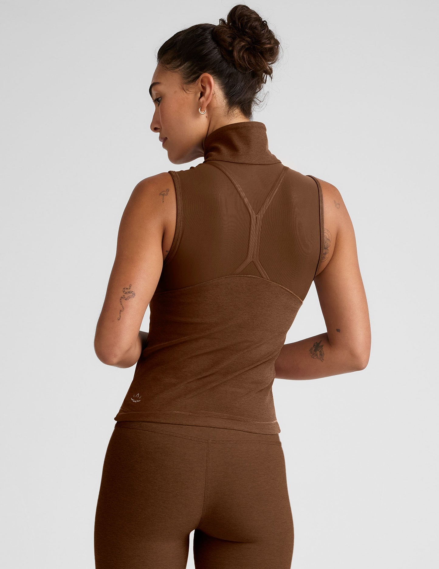 Stylish Women's Zip-Front Vest with Mesh Back and Secure Pockets