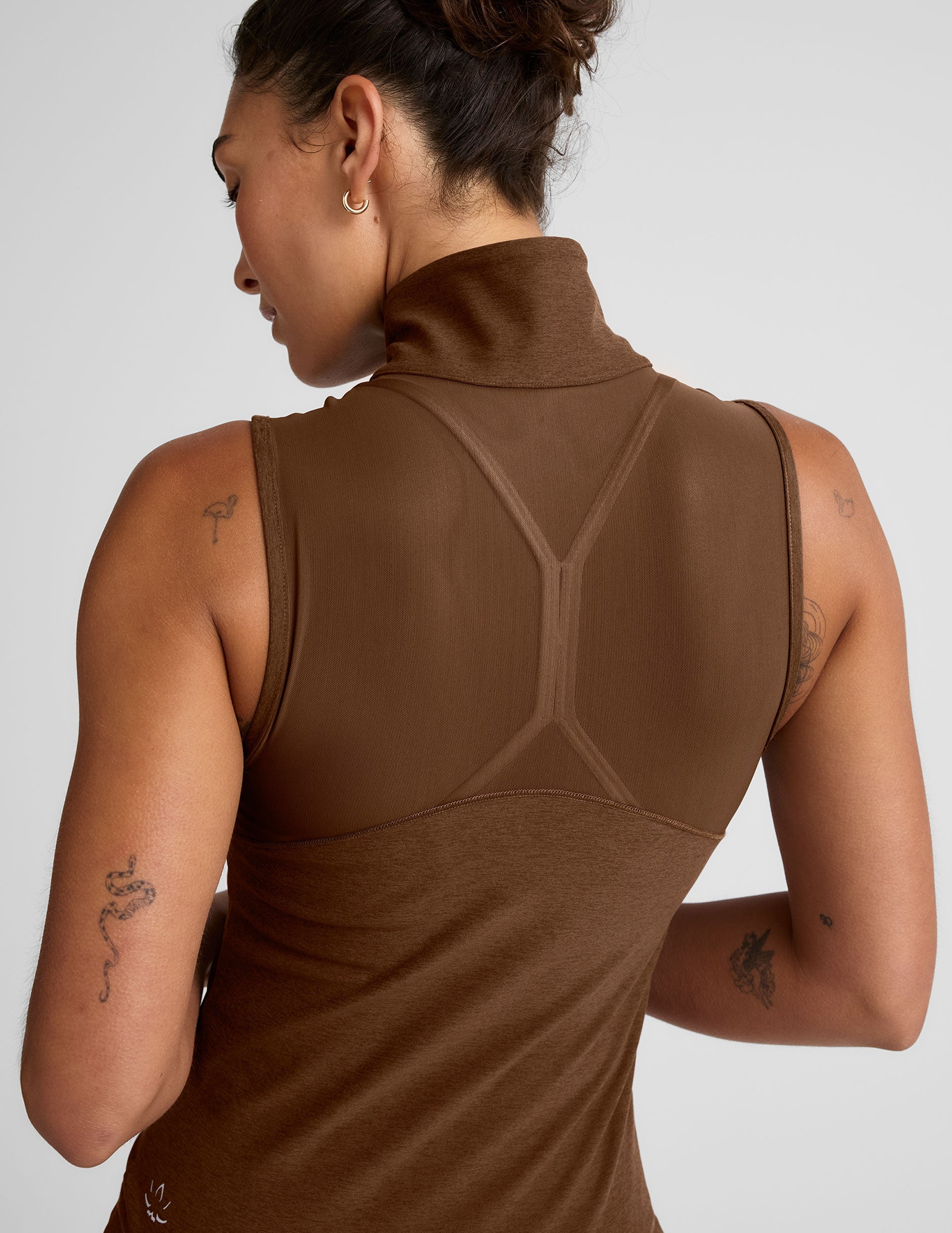 Stylish Women's Zip-Front Vest with Mesh Back and Secure Pockets