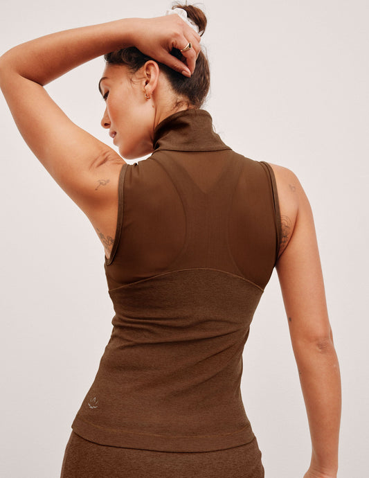 Stylish Women's Zip-Front Vest with Mesh Back and Secure Pockets