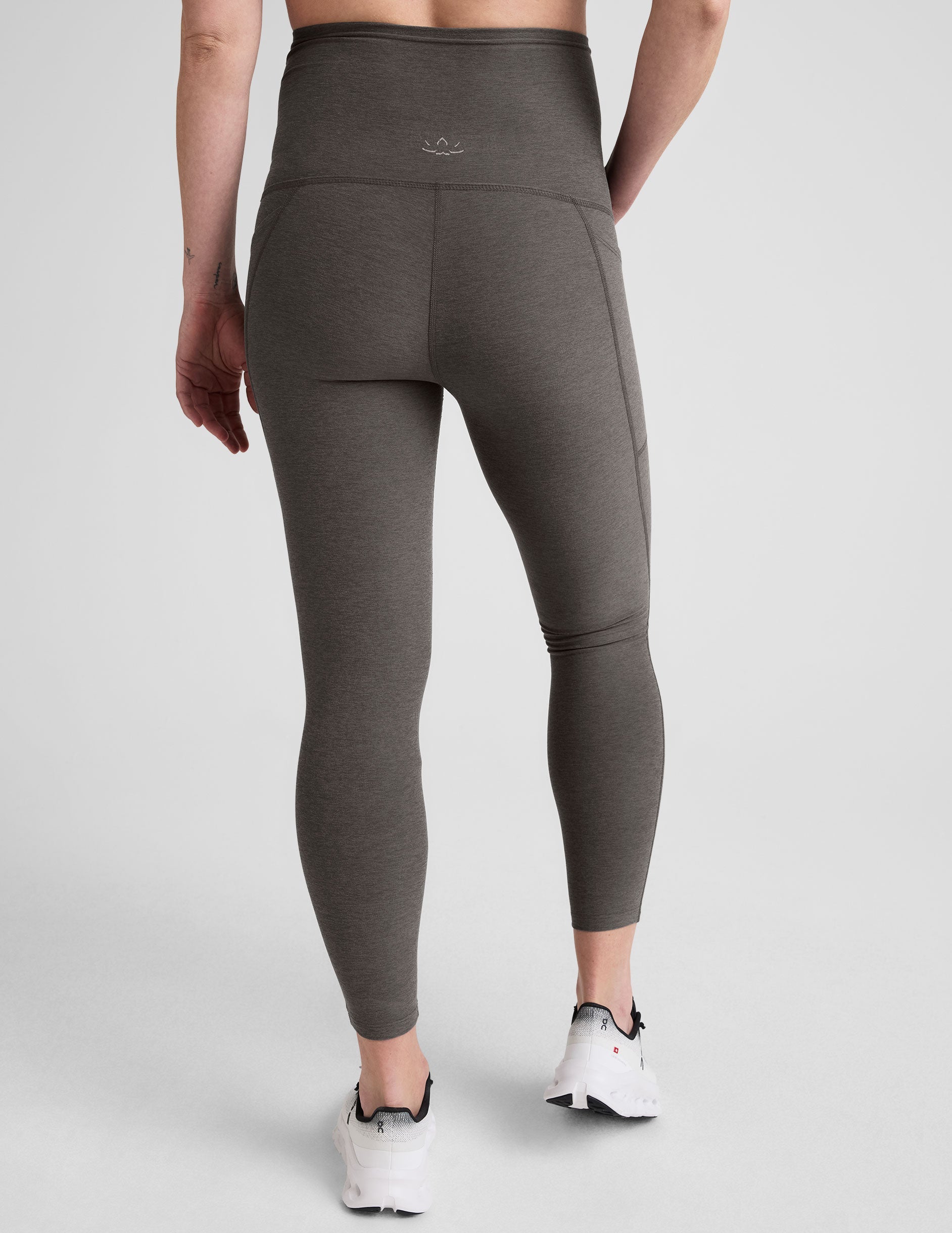 Spacedye Maternity Midi Leggings: Ultra-Soft Pocketed Design for Pregnancy & Postpartum
