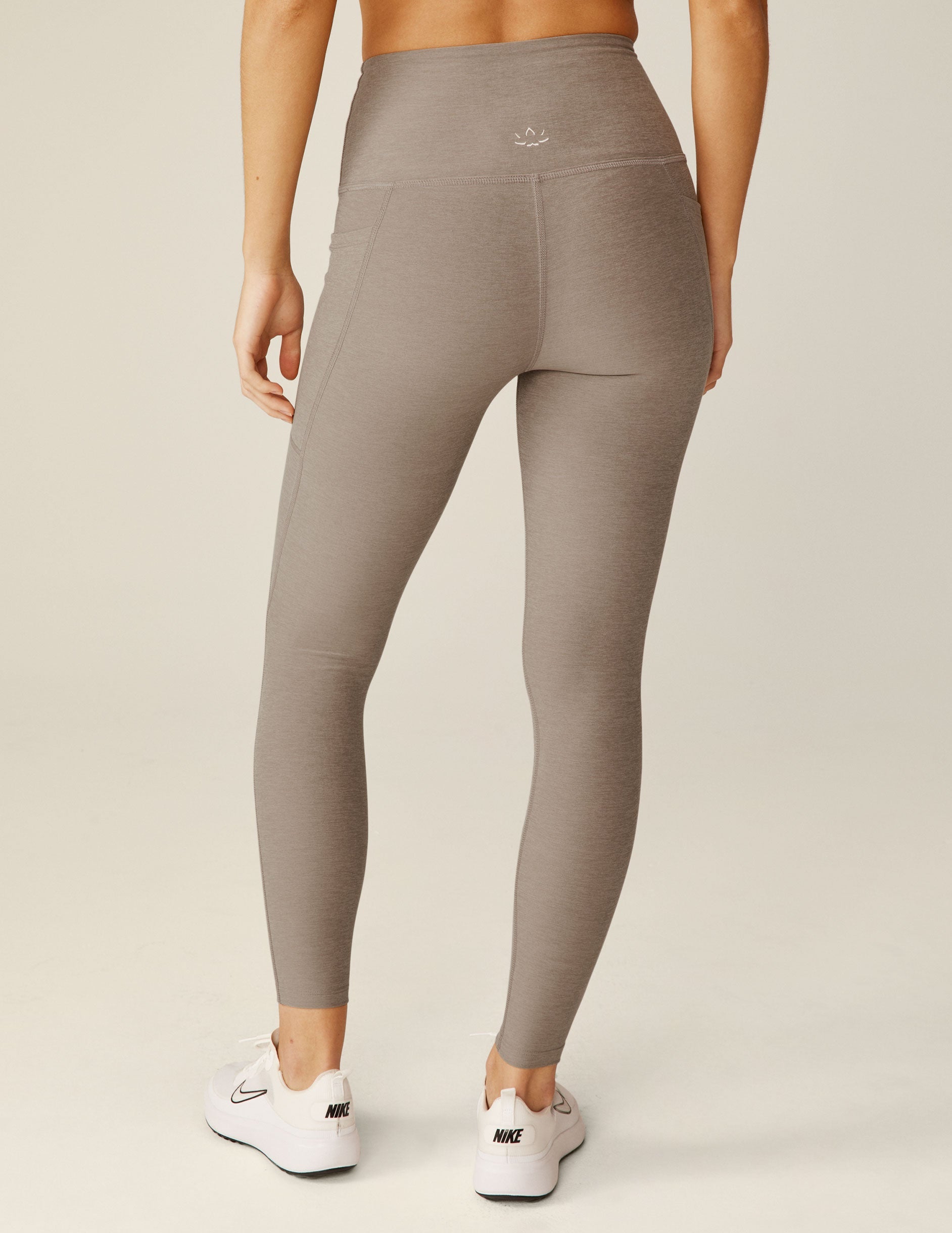 Spacedye High-Waisted Midi Pocket Leggings: Ultimate Comfort, Style, Functionality