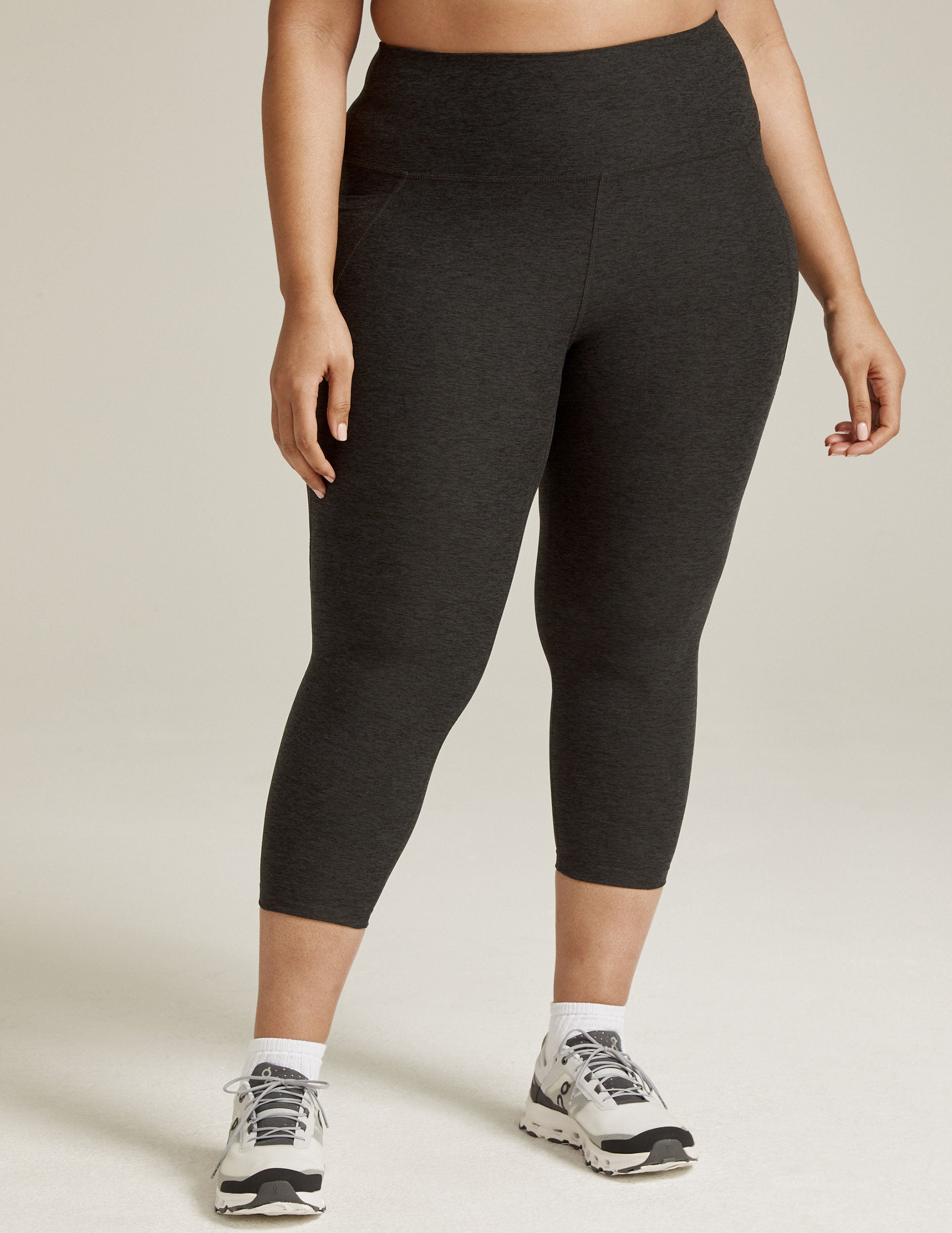 Spacedye High-Waisted Capri Leggings: Breathable Performance with Convenient Side Pockets