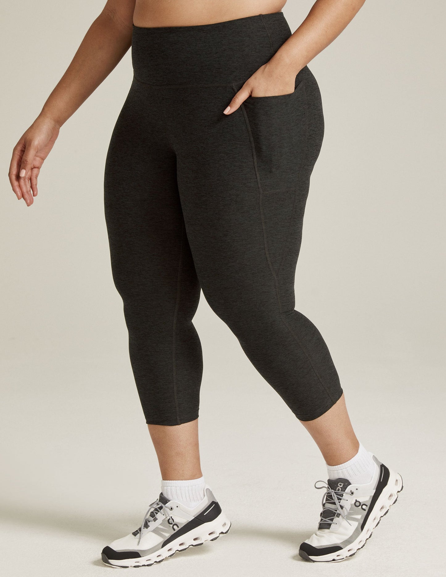 Spacedye High-Waisted Capri Leggings: Breathable Performance with Convenient Side Pockets