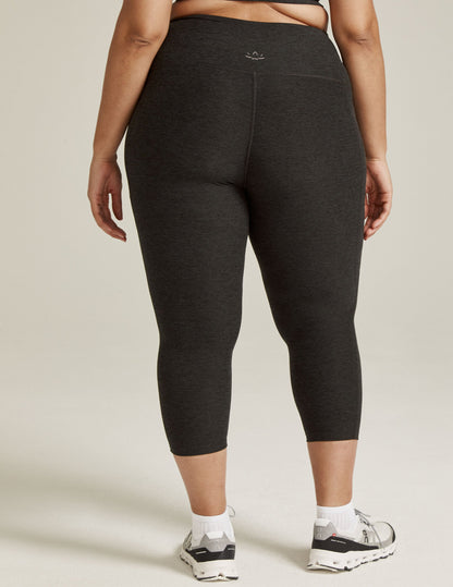 Spacedye High-Waisted Capri Leggings: Breathable Performance with Convenient Side Pockets
