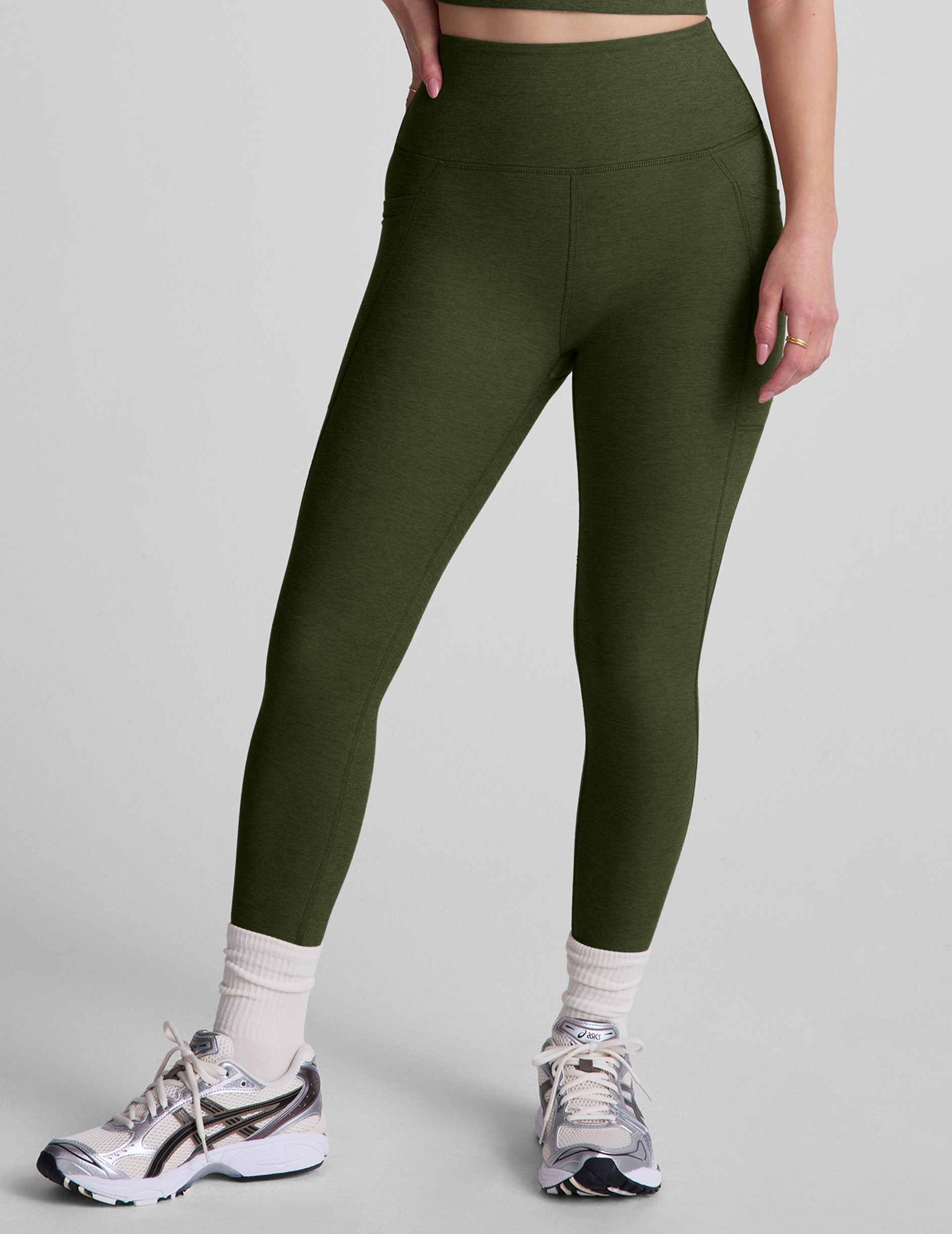 Beyond Yoga Spacedye High-Waisted Capri Leggings: Pockets, Comfort, Army Green Heather