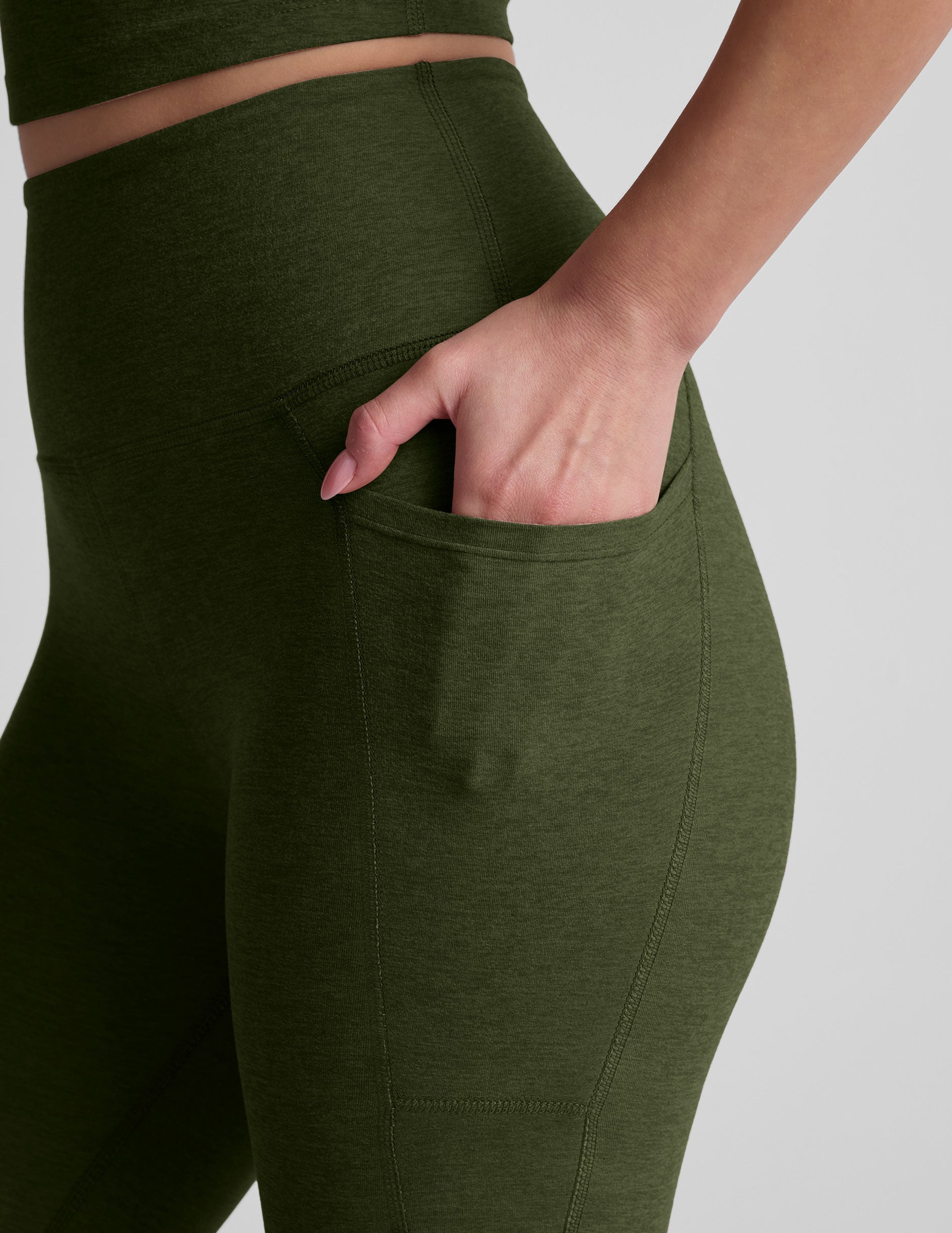Beyond Yoga Spacedye High-Waisted Capri Leggings: Pockets, Comfort, Army Green Heather