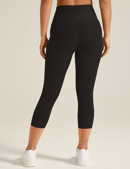 Spacedye High-Waisted Capri Leggings: Breathable Performance with Convenient Side Pockets