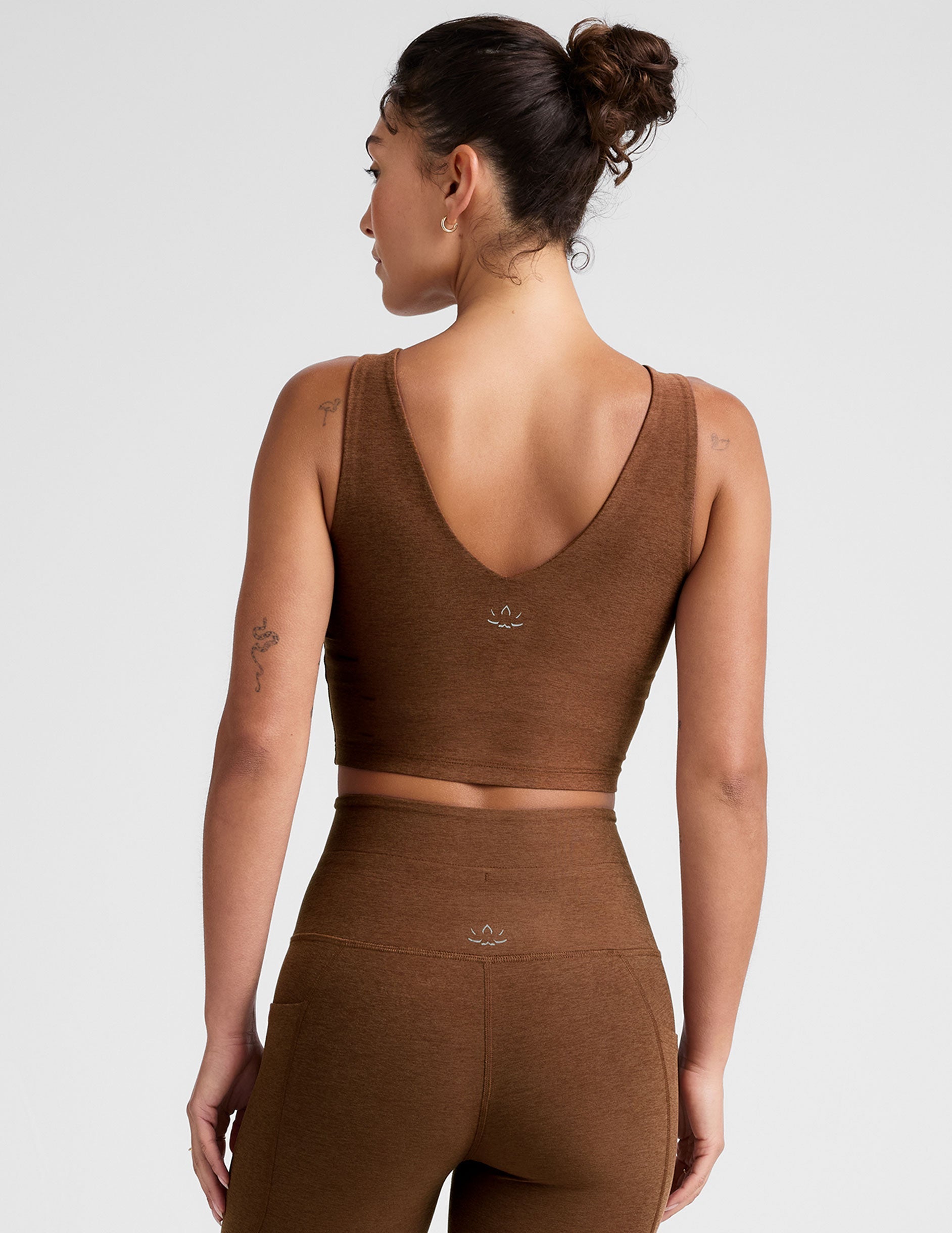 Beyond Yoga Spacedye V-Neck Cropped Tank Top: Comfortable Activewear & Everyday Style