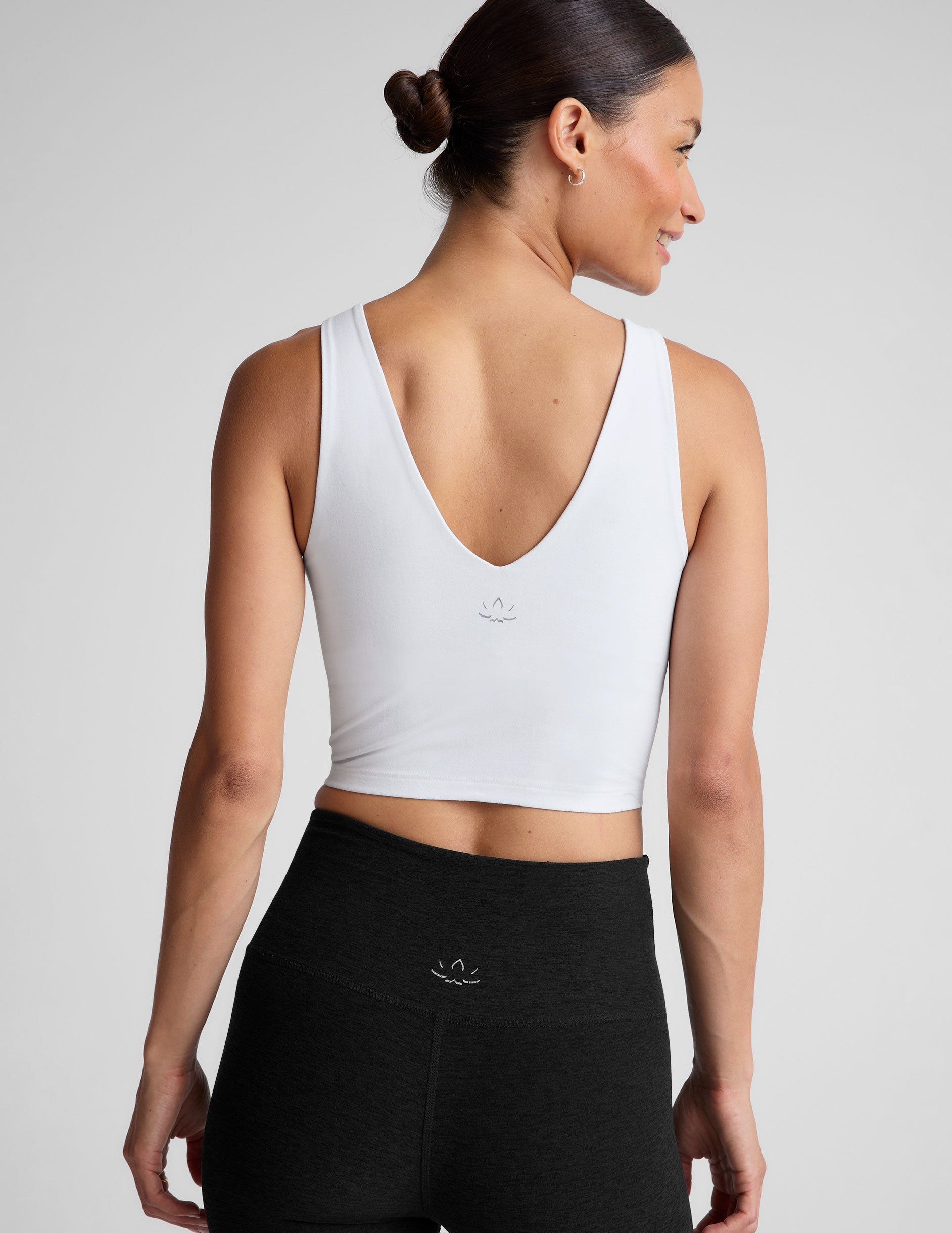 Comfortable Spacedye V-Neck Cropped Tank Top for Active & Casual Wear