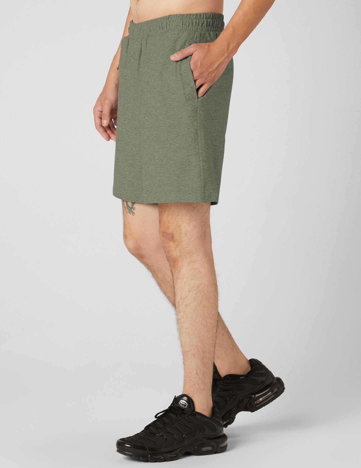 Beyond Yoga Men's Spacedye Freefit Easy Athleisure Short 2.0 with Pockets