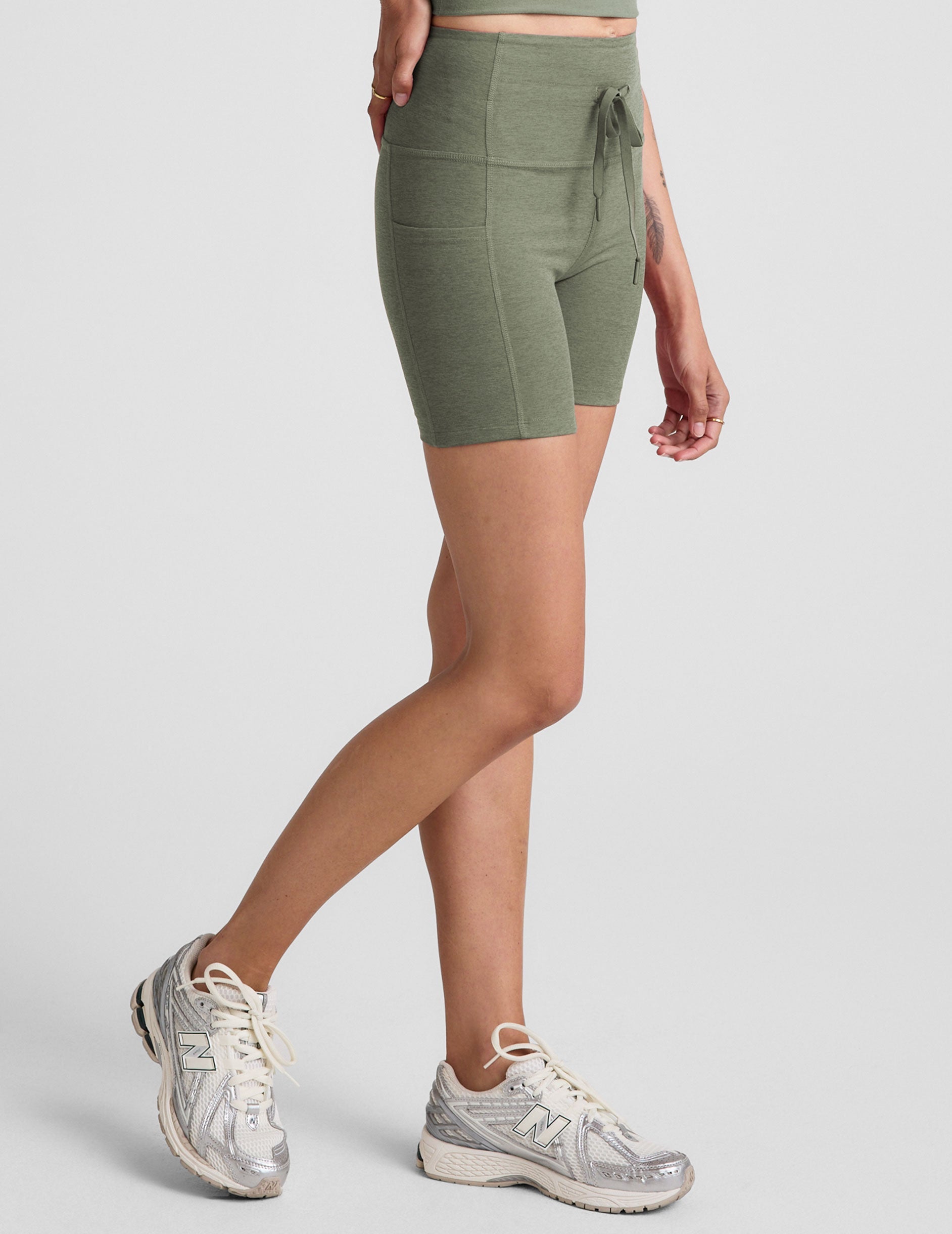 Beyond Yoga Spacedye Go Pocket High-Waisted 5-Inch Inseam Biker Shorts with Pockets