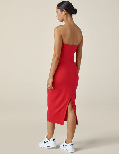 Effortless Red Strapless Midi Dress with Built-in Bra for All Shapes