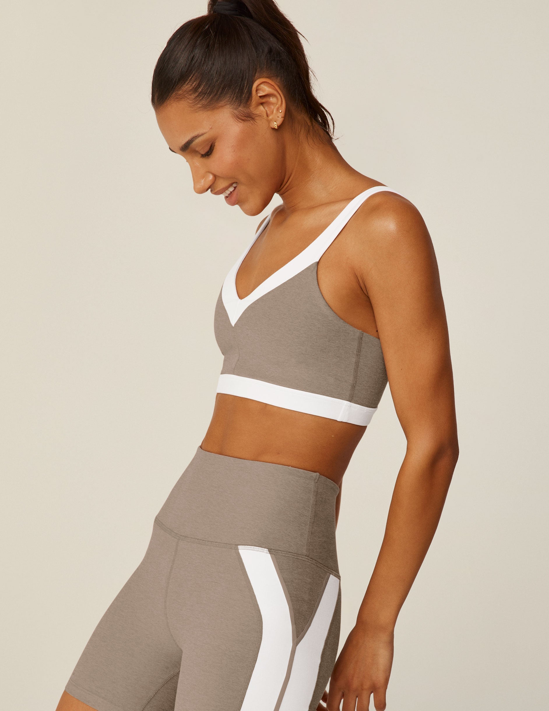 Spacedye V-Neck Sport Bra: Comfortable Activewear with Retro Trim