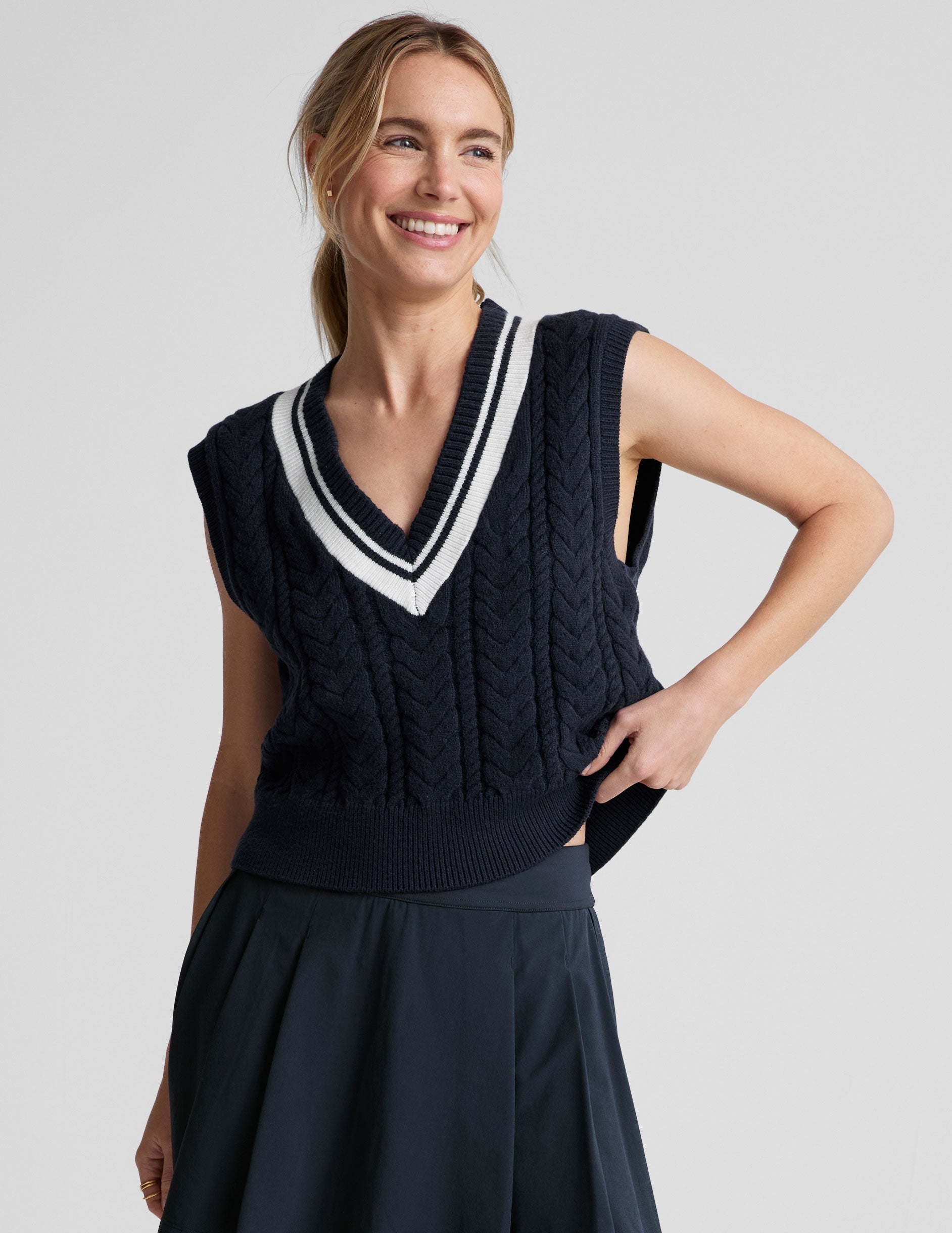 Stylish Relaxed Fit Cable Knit V-Neck Sweater Vest with Contrast Stripe