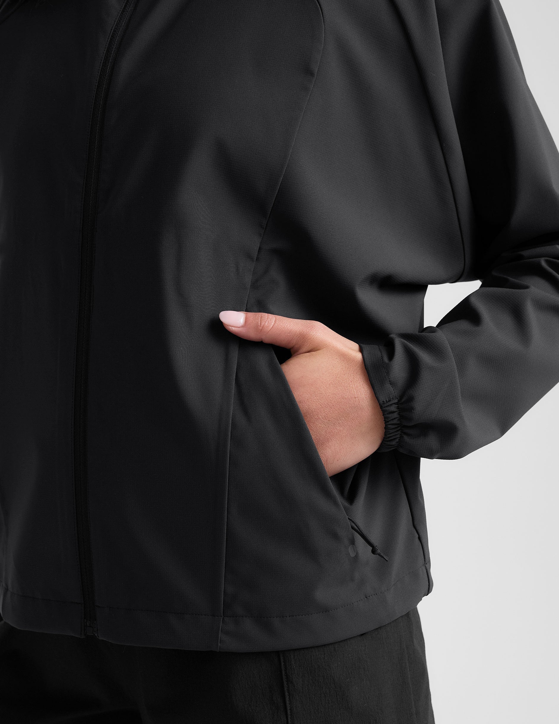 Lightweight Packable Cross Country Jacket for Women with Zipper Pockets