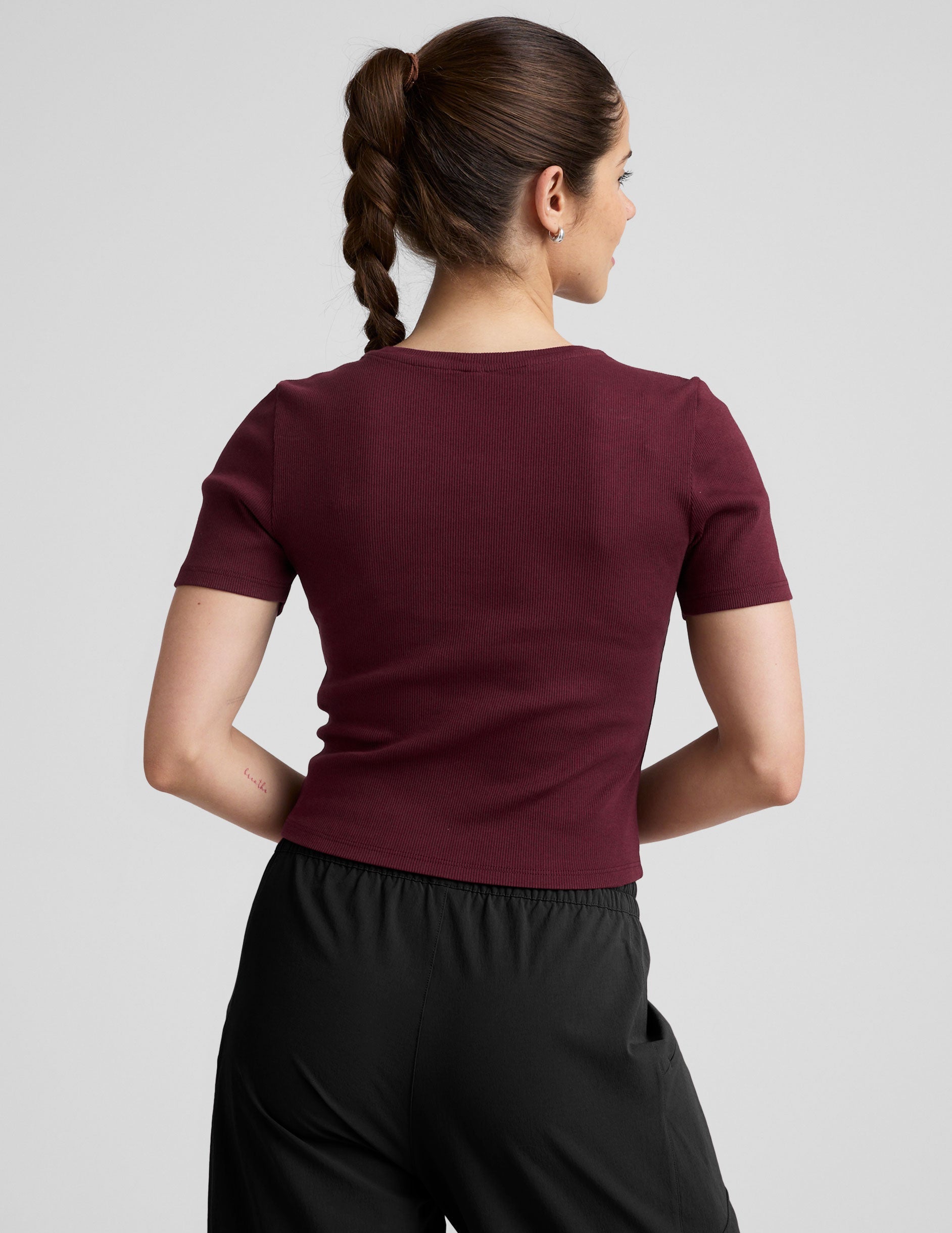 Dark Cherry Ribbed Cropped Baby Tee: Soft '90s Style Versatile Layering Top