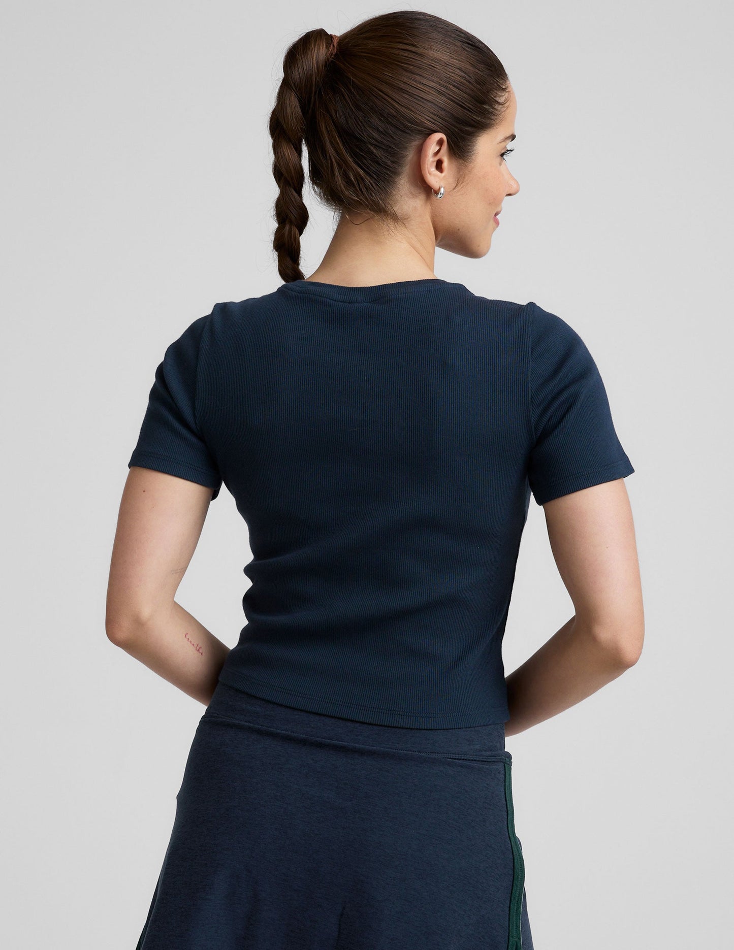 Beyond Yoga Women's Ribbed Baby Tee: Soft Cropped Crew Neck Top