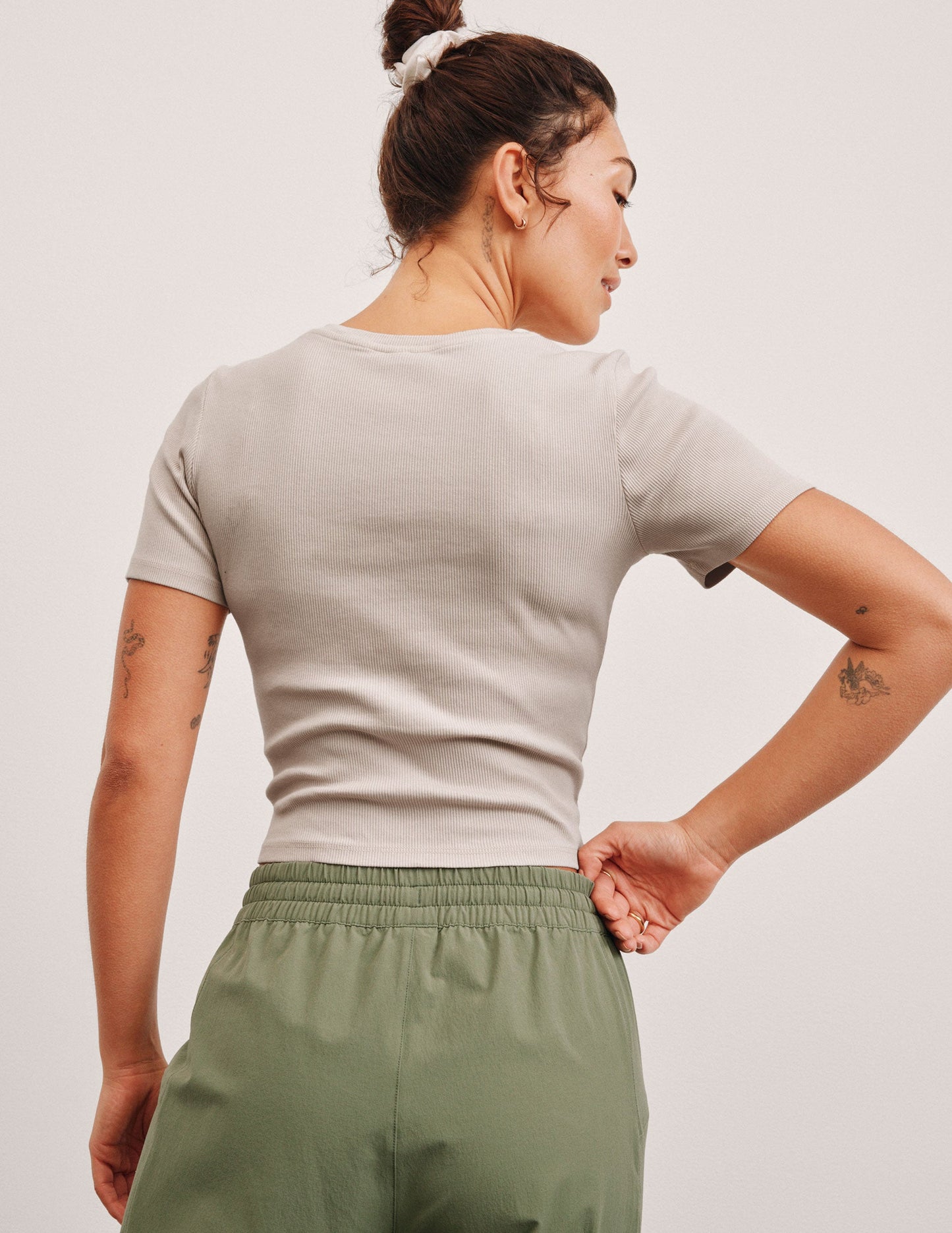 Soft Ribbed Crop Baby Tee: Comfortable Scoop Neck Short Sleeve Top
