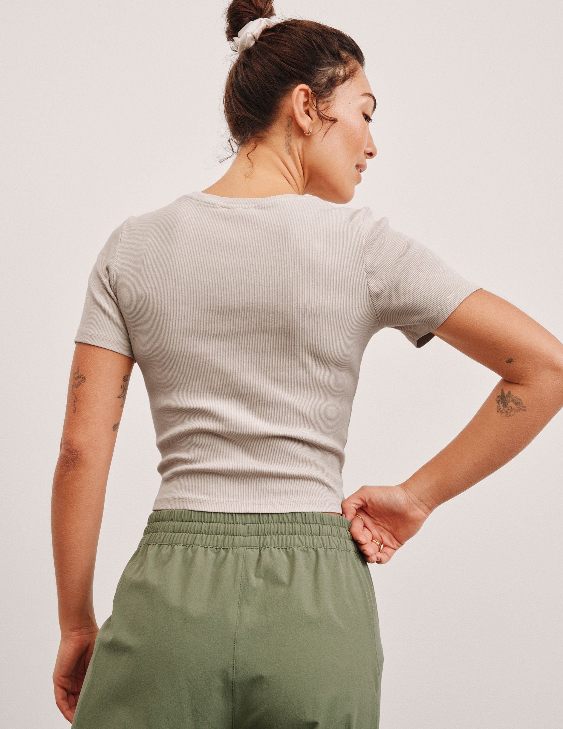 Soft Ribbed Crop Baby Tee: Comfortable Scoop Neck Short Sleeve Top