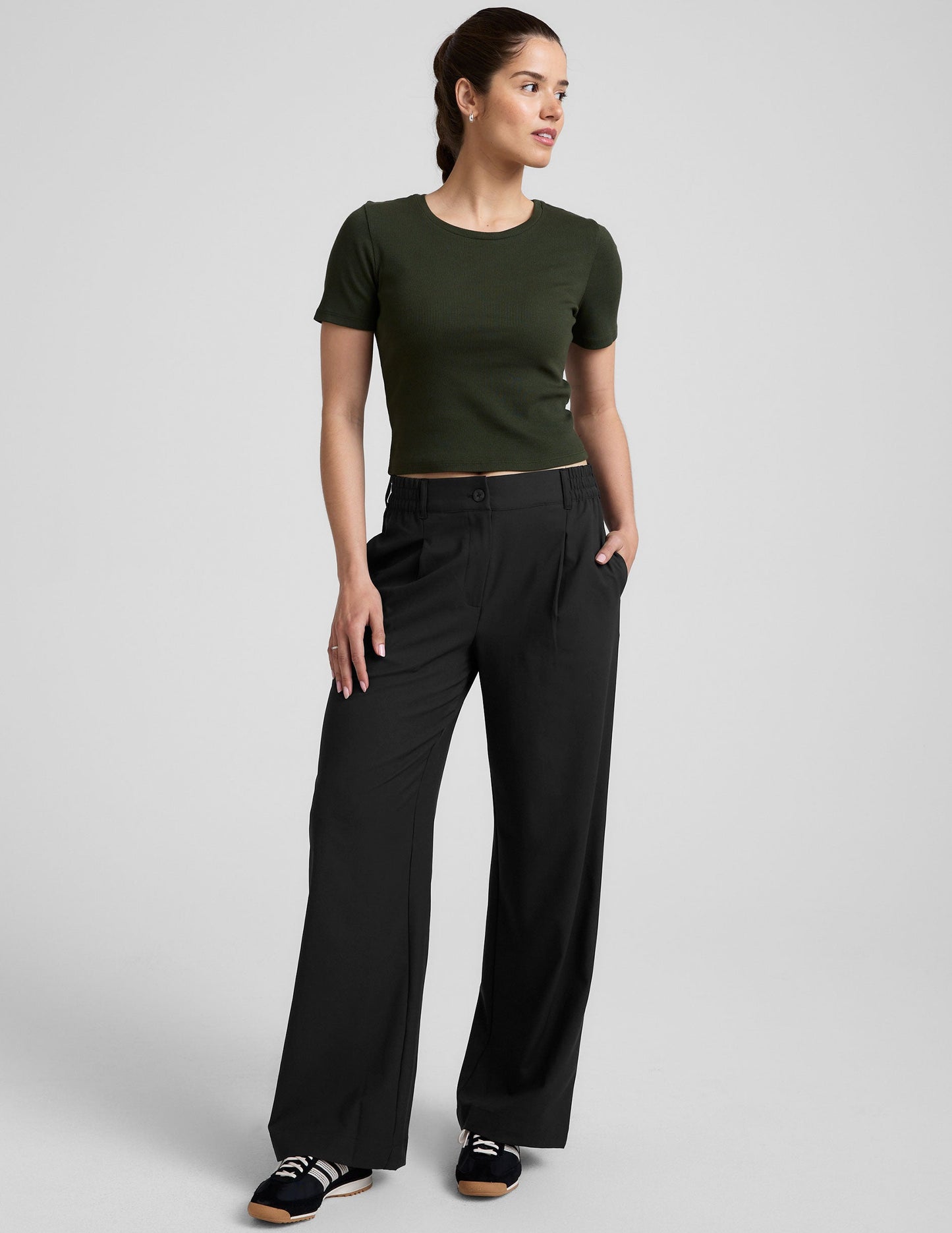 Soft Ribbed Crop Tee for Women: Stylish, Comfortable, Versatile Activewear Top