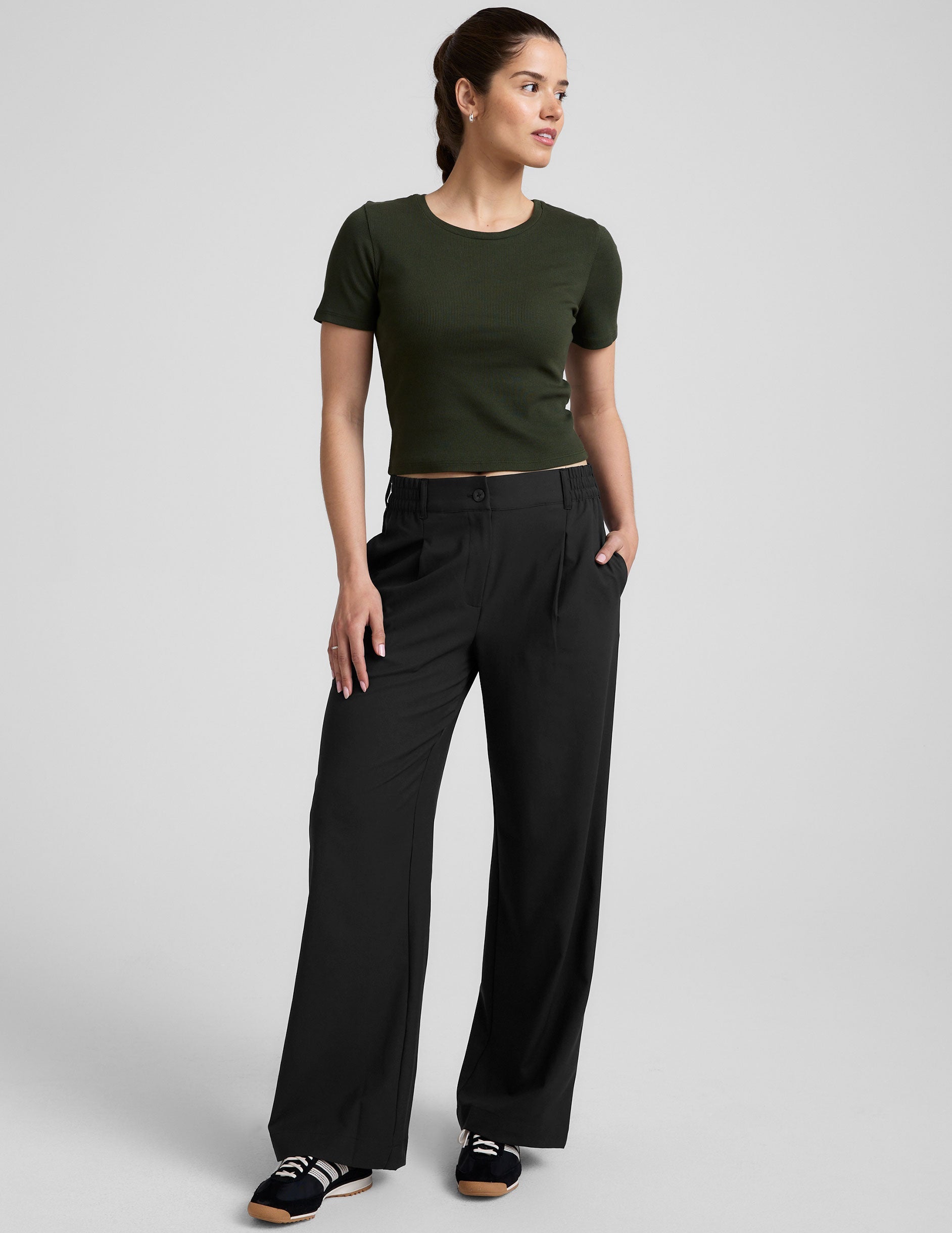 Soft Ribbed Crop Tee for Women: Stylish, Comfortable, Versatile Activewear Top