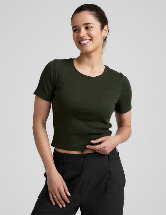 Soft Ribbed Crop Tee for Women: Stylish, Comfortable, Versatile Activewear Top