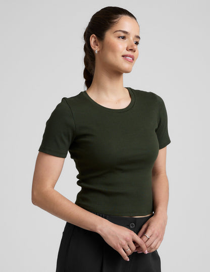 Soft Ribbed Crop Tee for Women: Stylish, Comfortable, Versatile Activewear Top